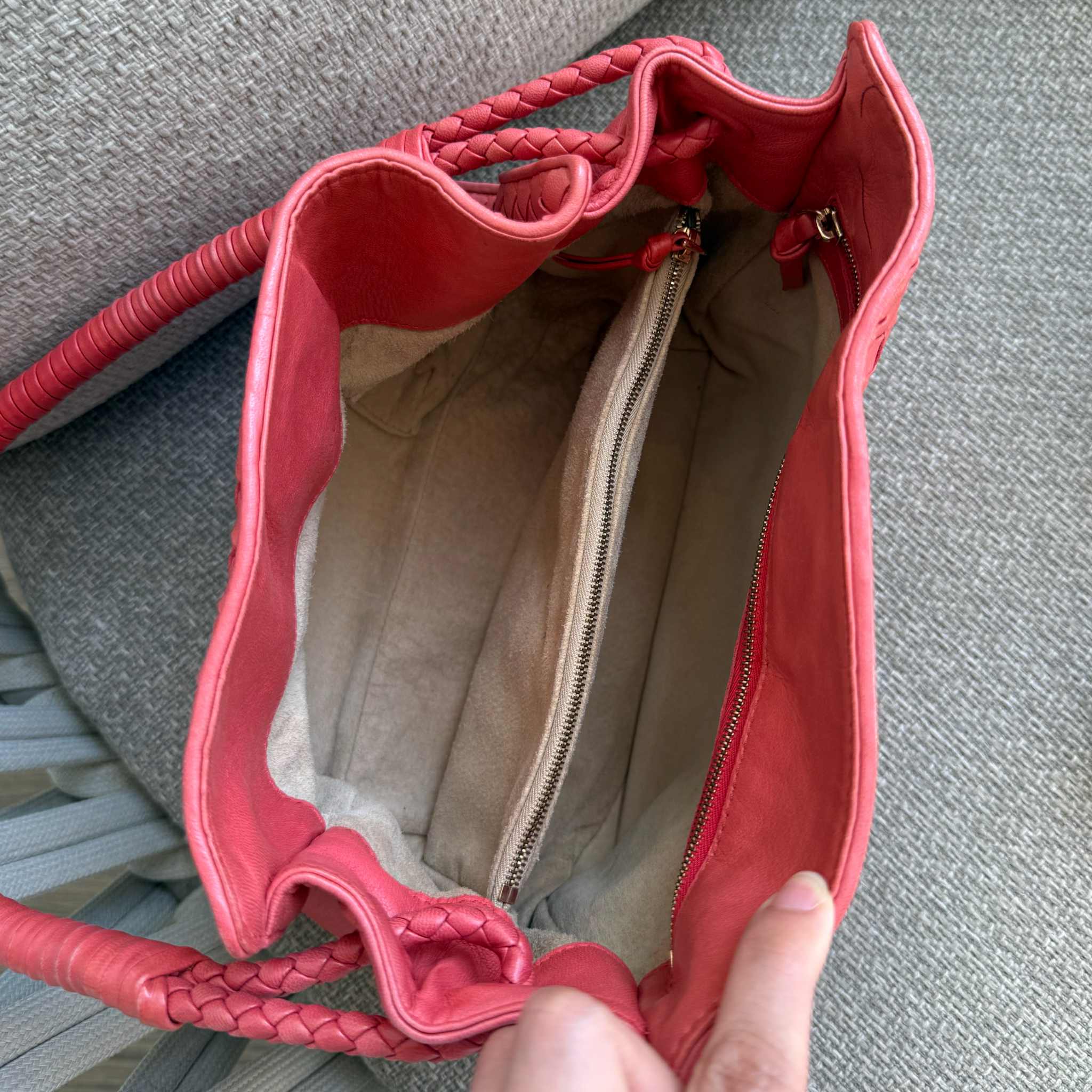 Bottega Veneta Intrecciato Rose Pink Leather Hobo Bag