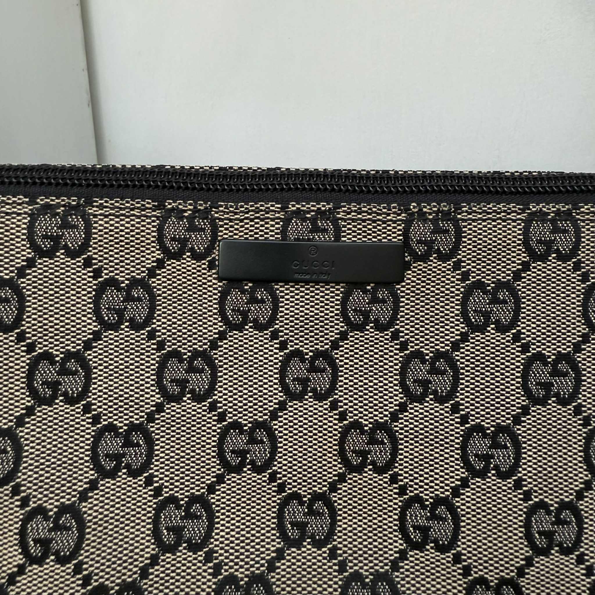 (Reserved) Gucci Vintage GG Canvas Boat Baguette Bag Black