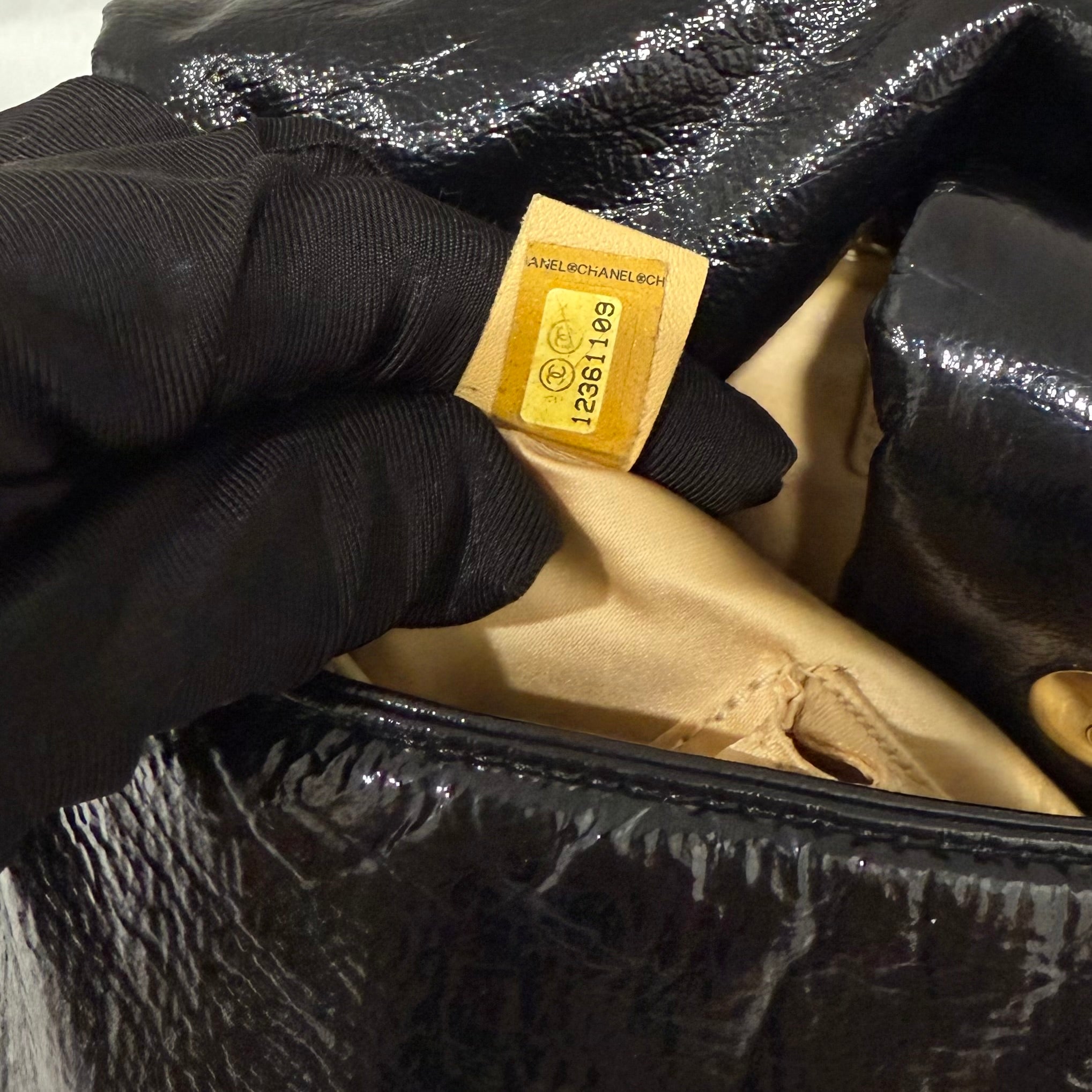 Chanel Rodeo Drive Flap Bag Chain Patent Leather Black