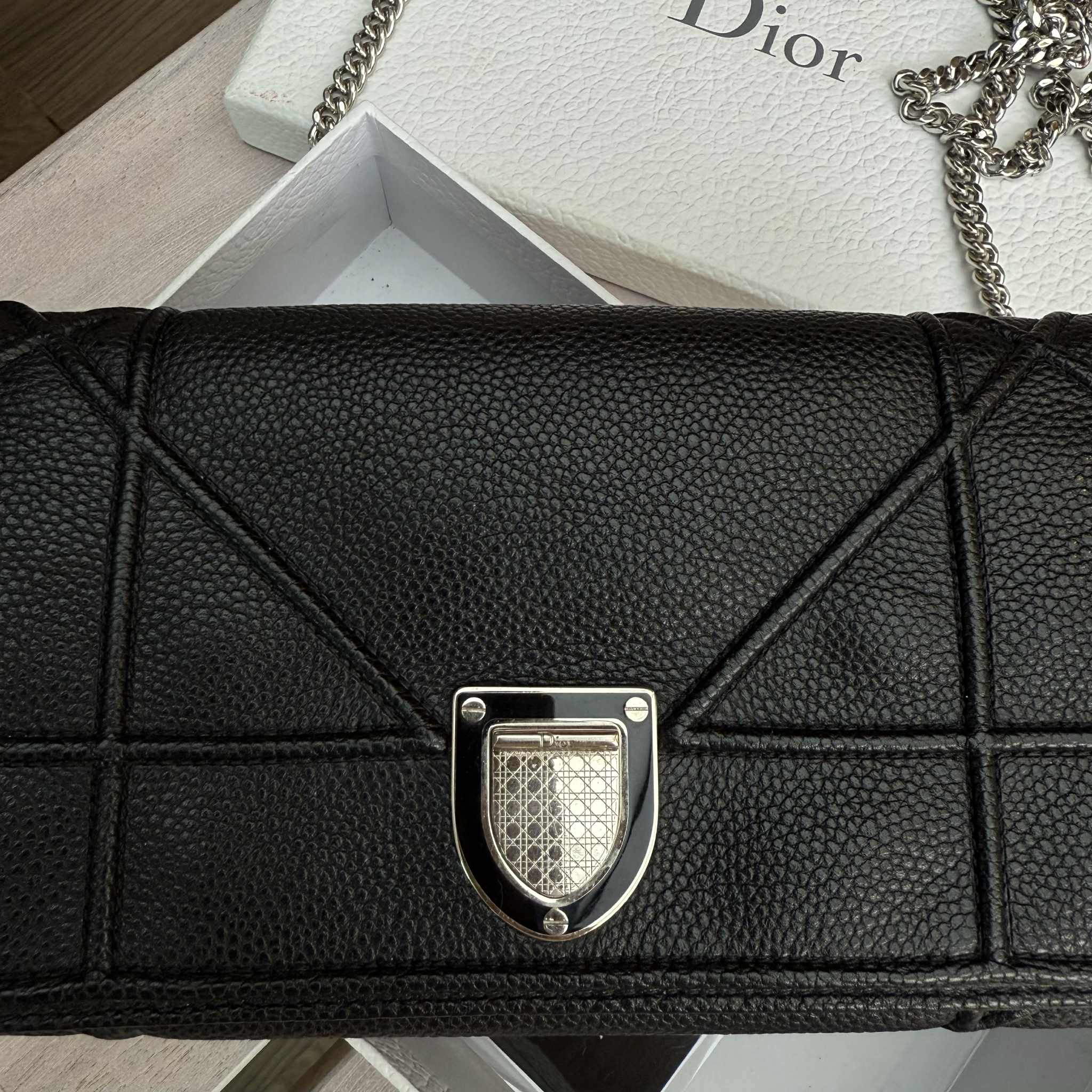 Dior Diorama Wallet on Chain