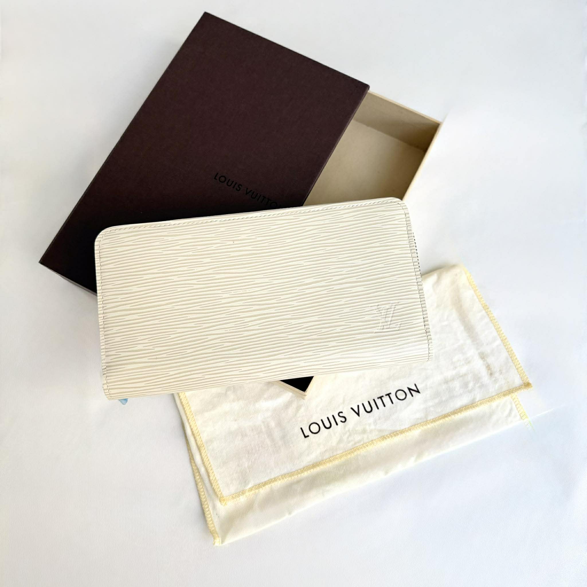 Louis Vuitton White Epi Zippy Wallet Leather
