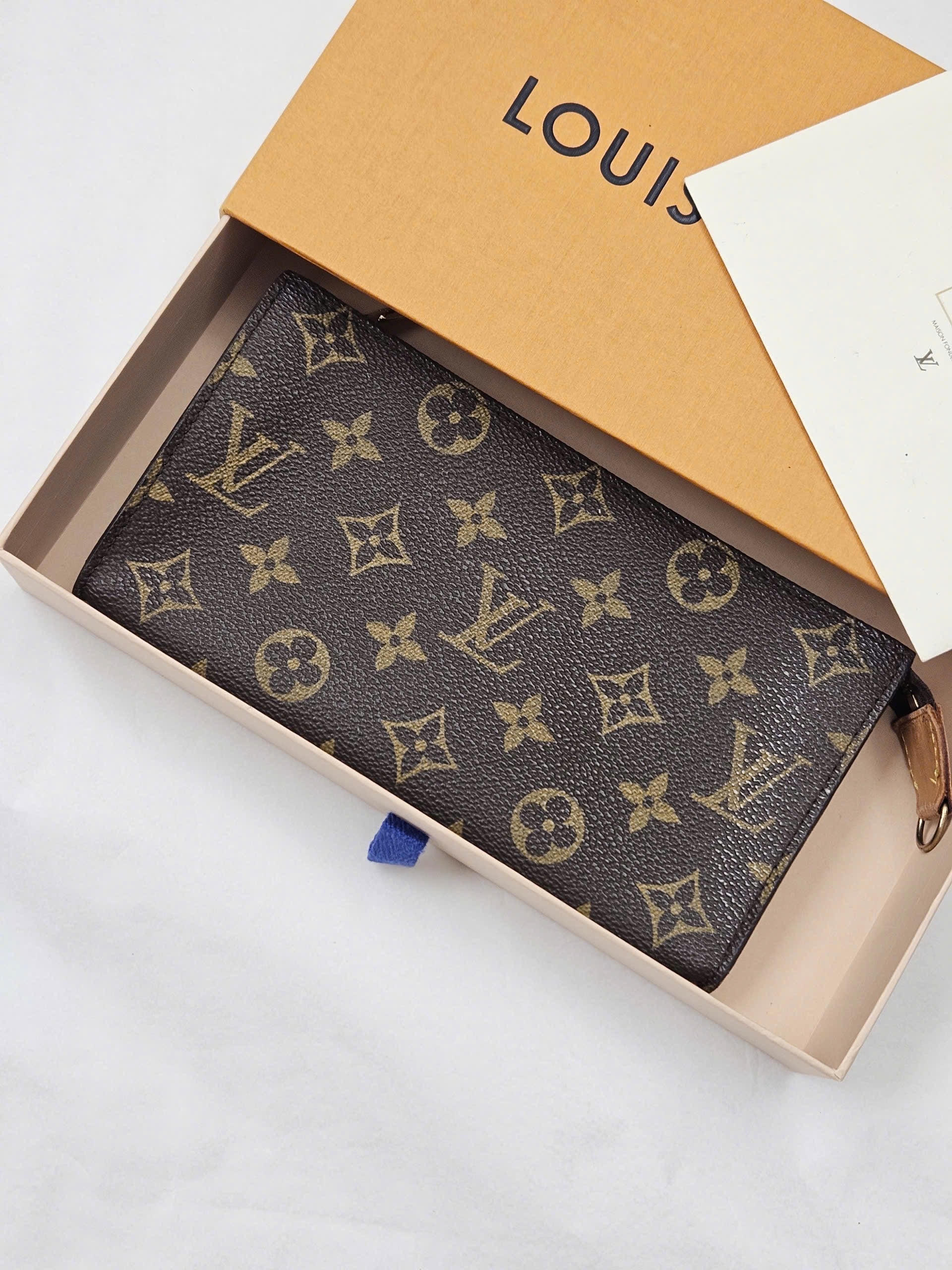 Louis Vuitton Toiletry Pouch 19 Monogram