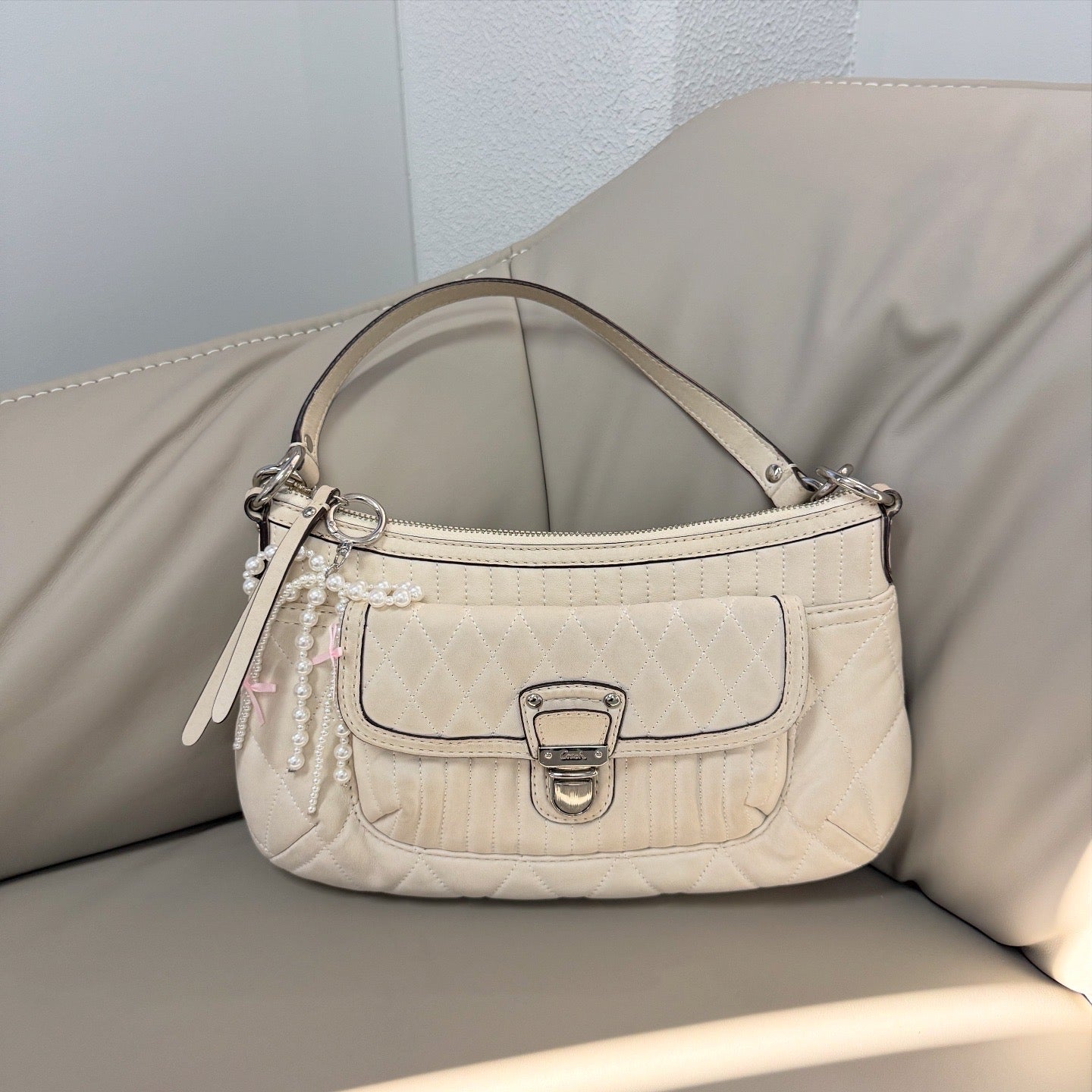 COACH White Leather Shoulder Bag