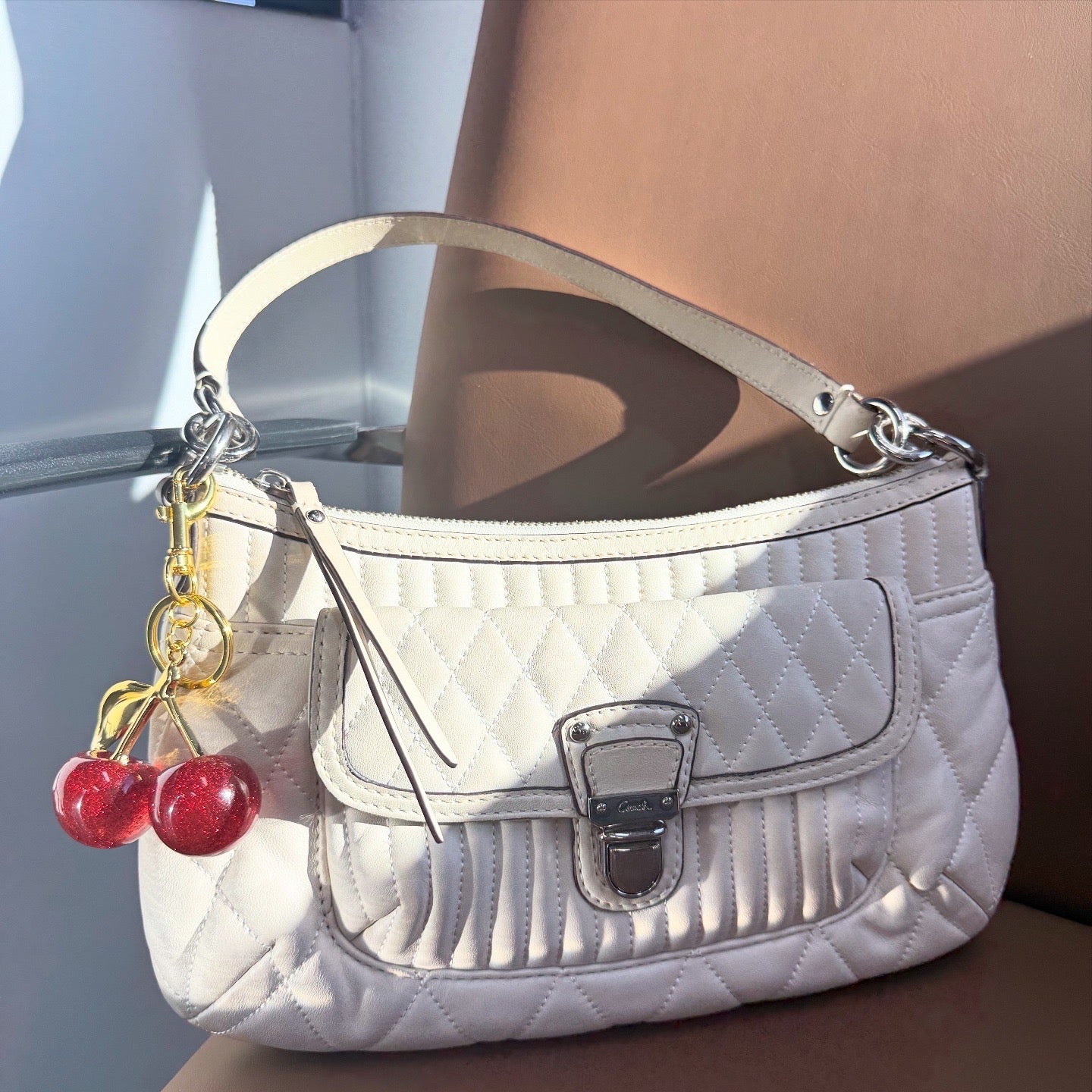 COACH White Leather Shoulder Bag