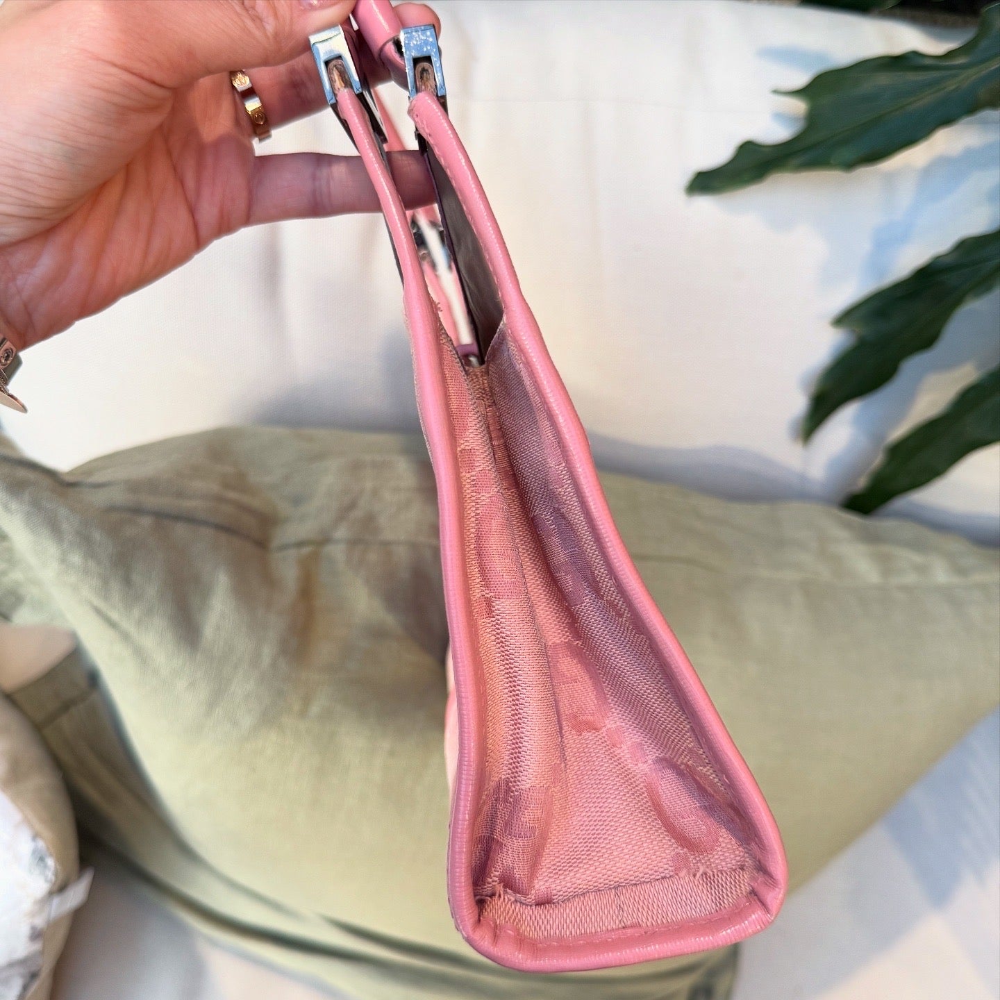 Gucci Jackie Vintage Pink Cloth Handbag