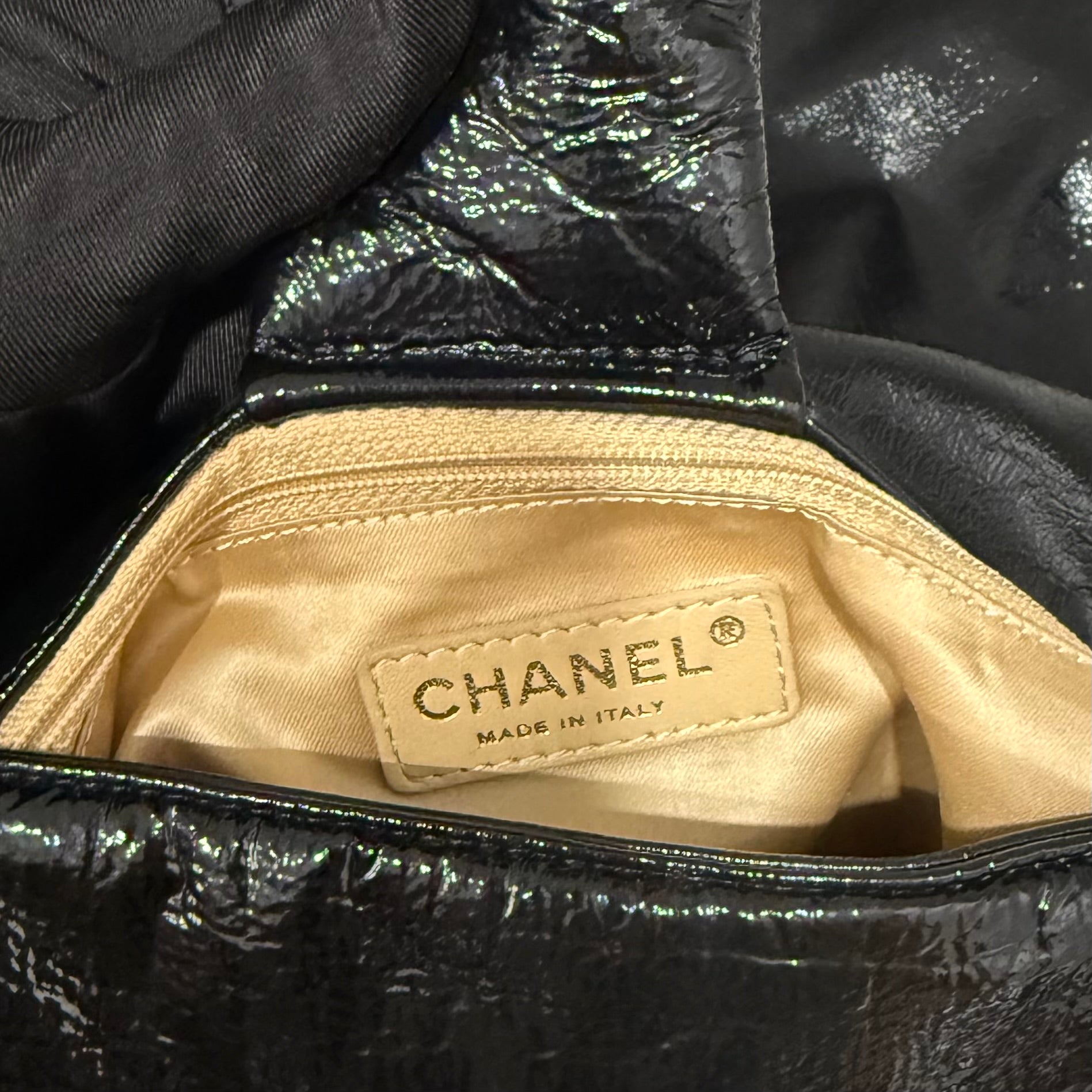 Chanel Rodeo Drive Flap Bag Chain Patent Leather Black