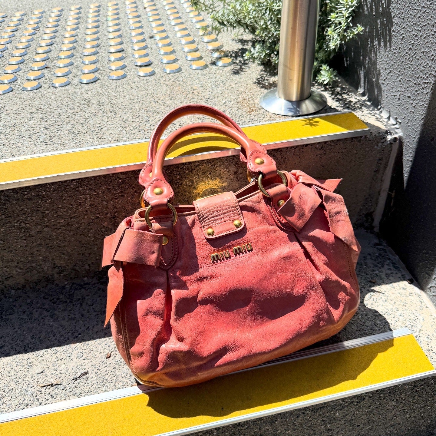 Miu Miu Vitello Lux Handbag Leather Pink Side Ribbon
