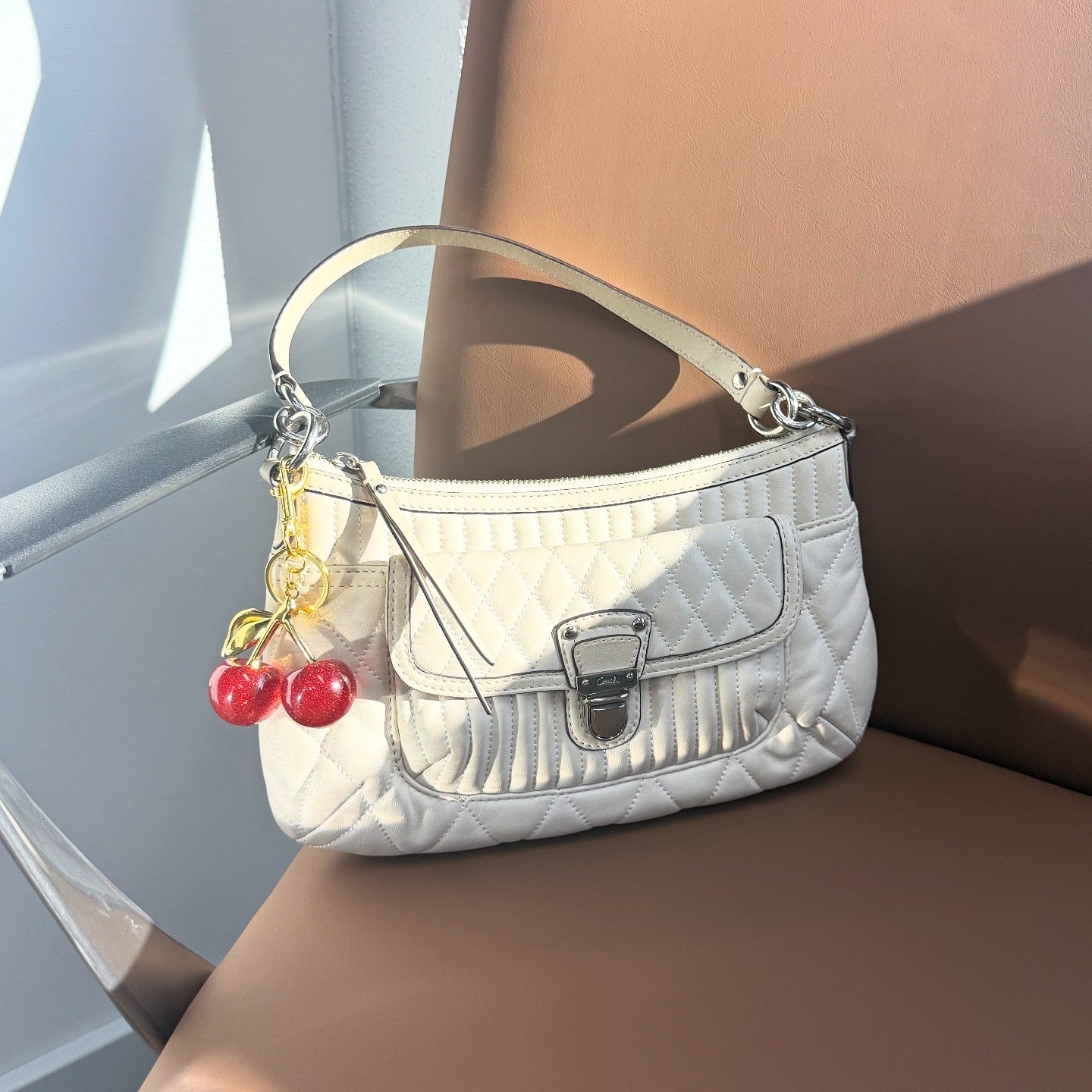 COACH White Leather Shoulder Bag