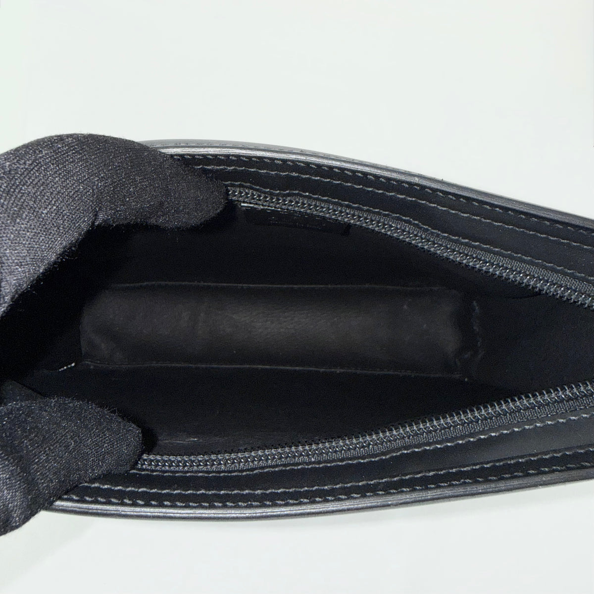 Gucci Tom Ford Black Leather G Logo Shoulder Bag