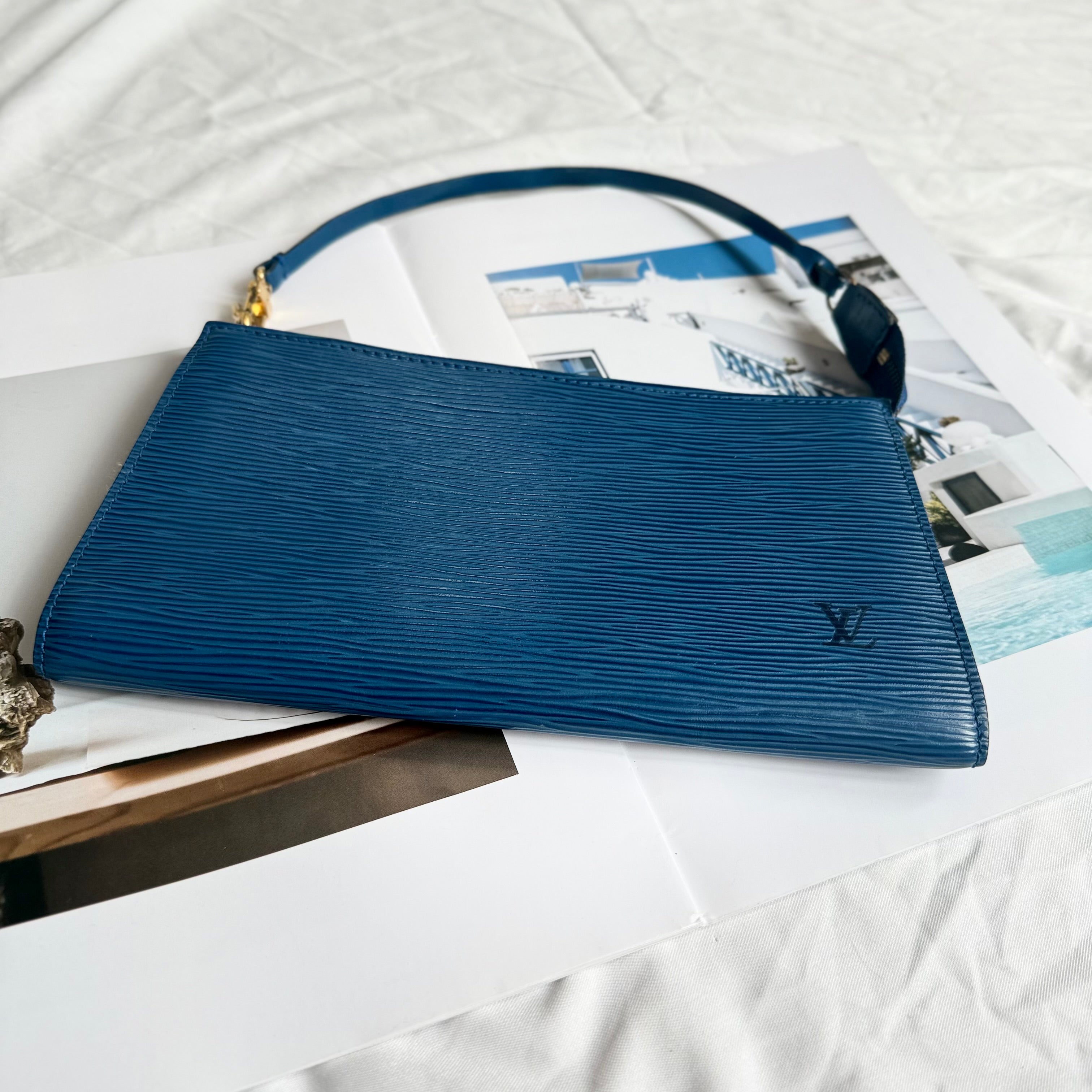 Louis Vuitton Pochette Accessories Blue Epi