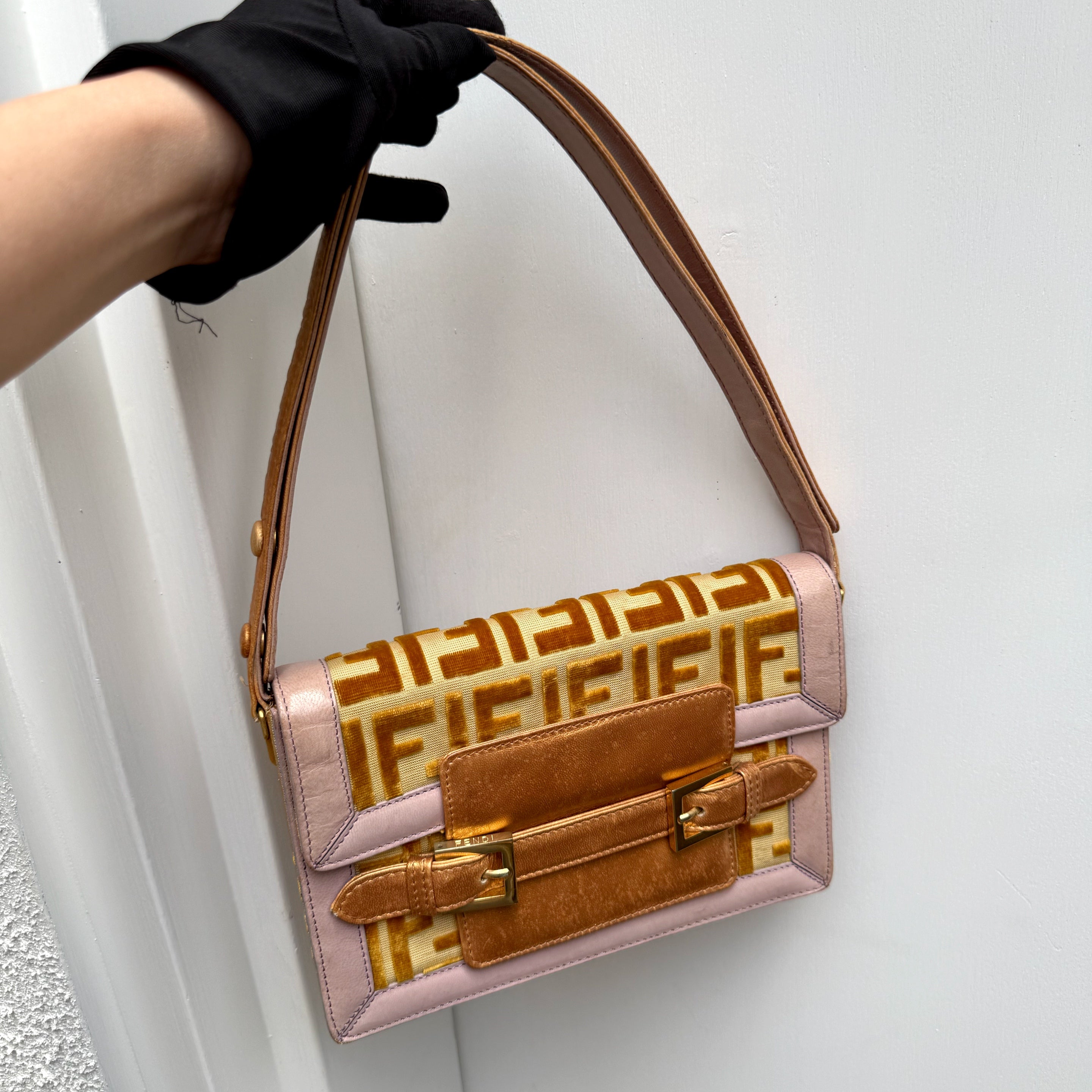 FENDI Vintage Shoulder Bag in gold/lilac leather