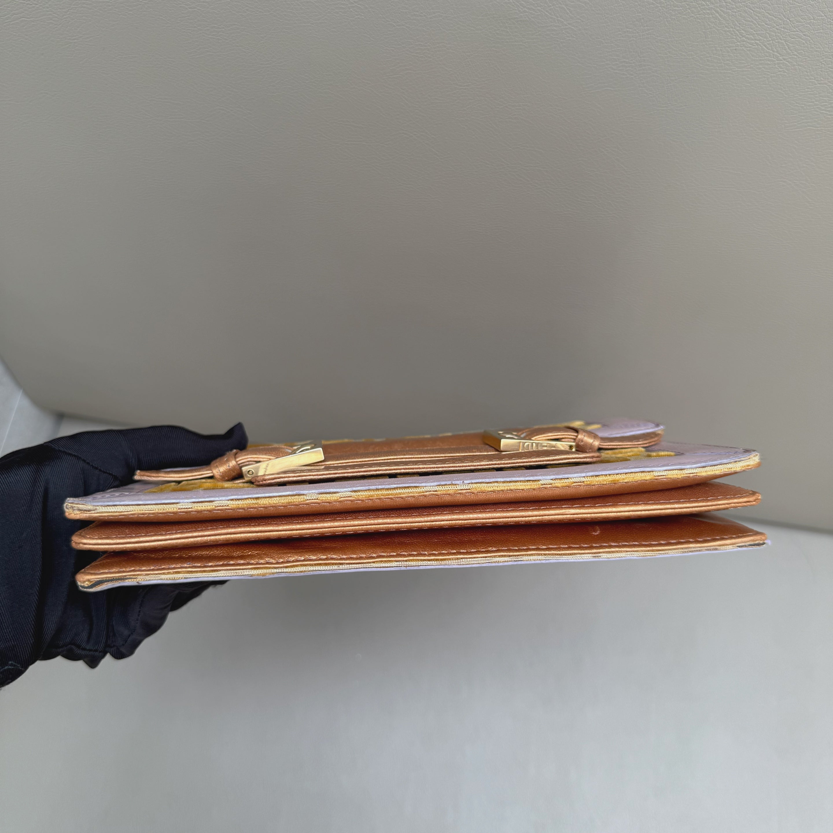 FENDI Vintage Shoulder Bag in gold/lilac leather