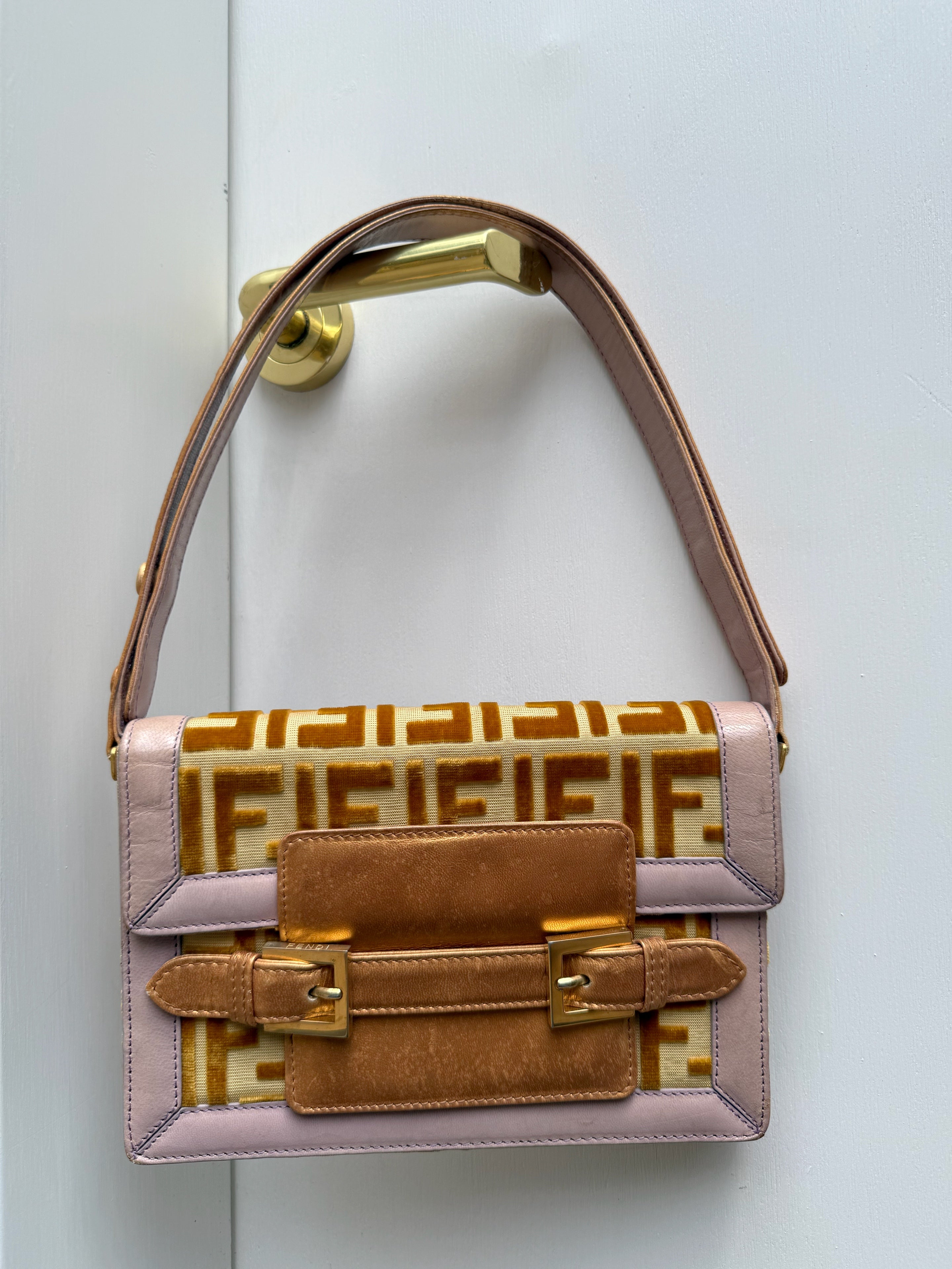 FENDI Vintage Shoulder Bag in gold/lilac leather