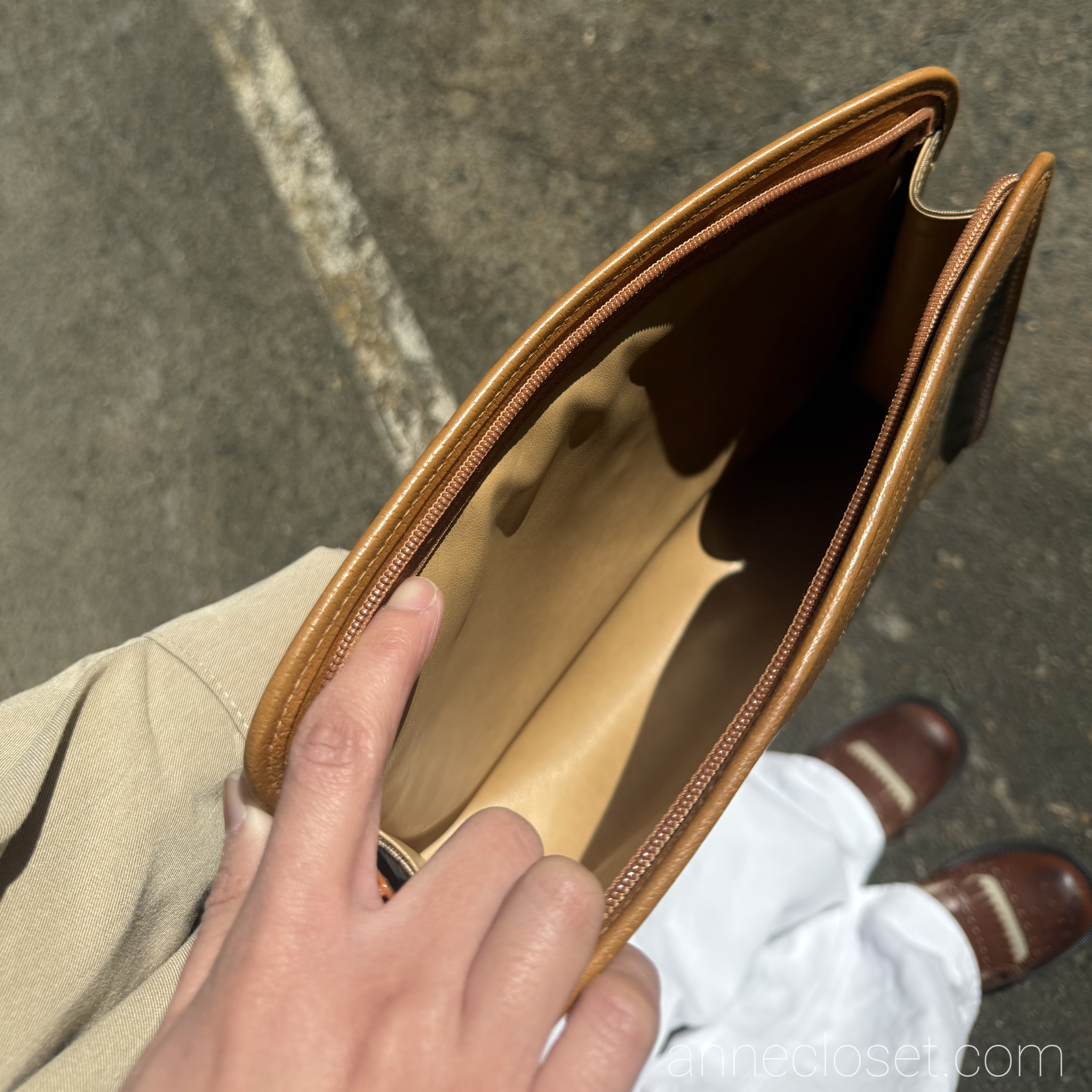 GUCCI Micro GG Supreme Clutch Bag