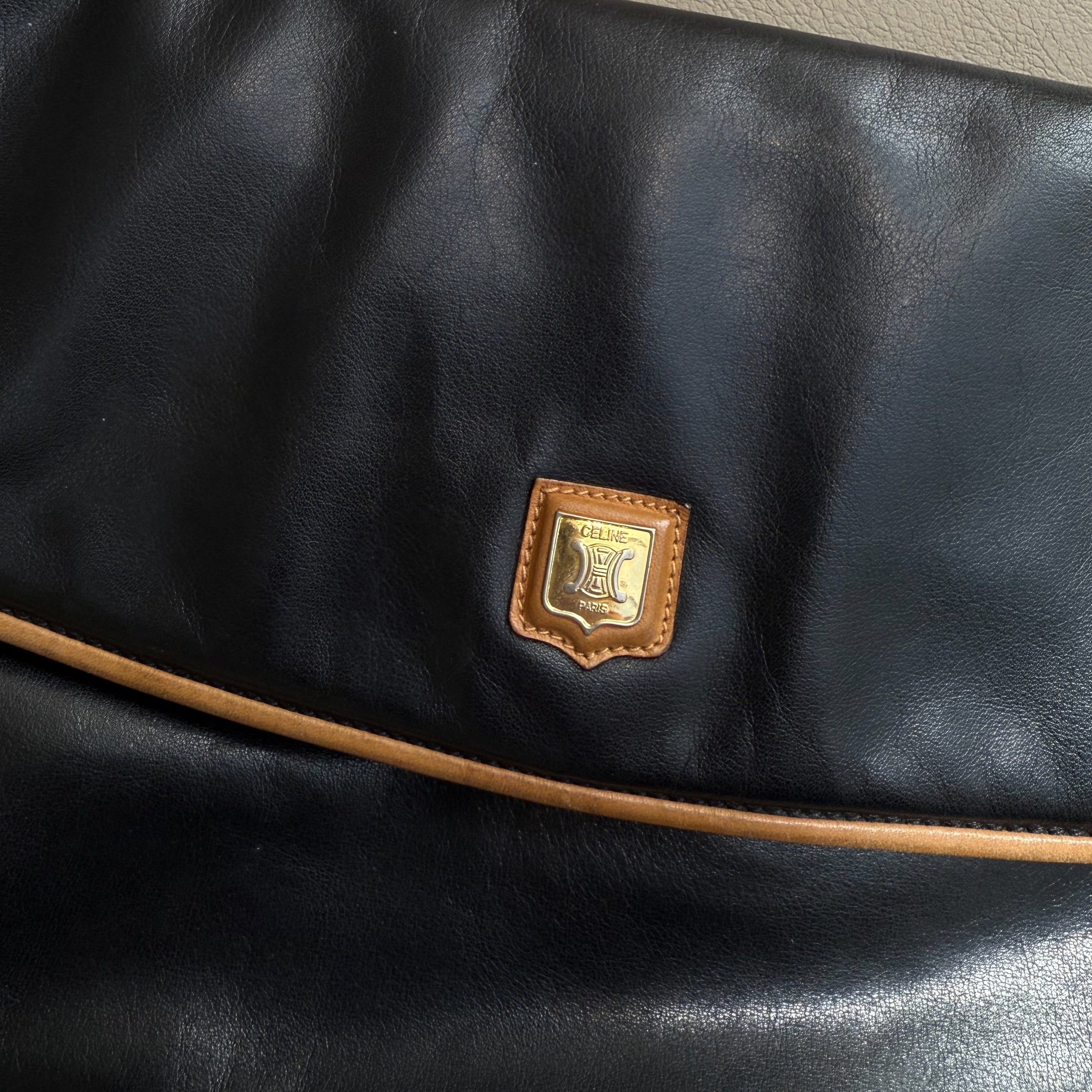 Celine Clutch Logo Triomphe