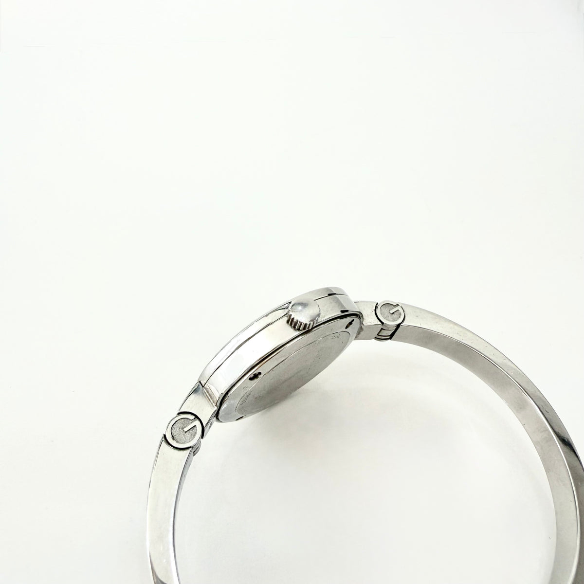 Gucci Silver 105 Monogram Pattern White Dial Quartz