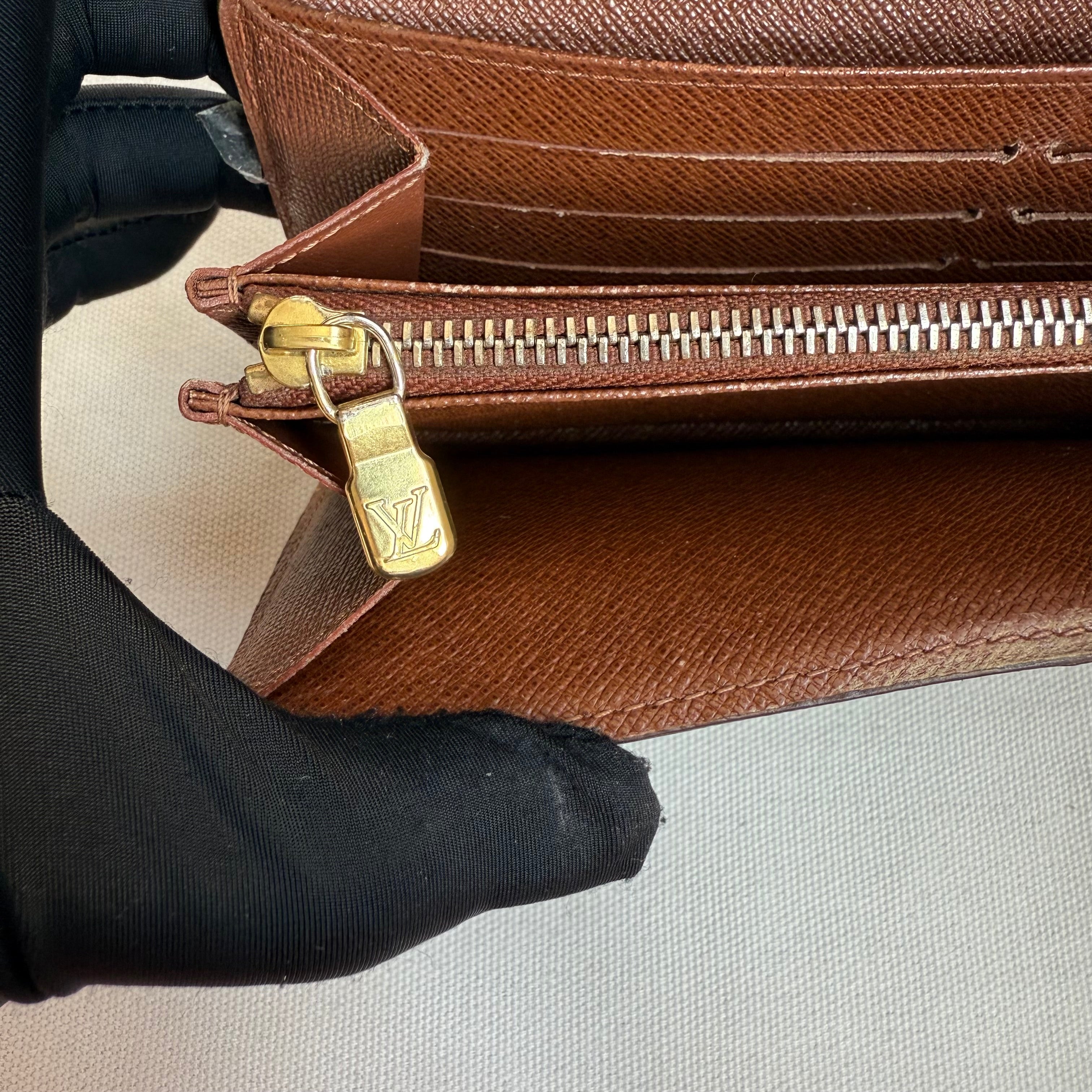 Louis Vuitton Monogram Sarah Long Wallet