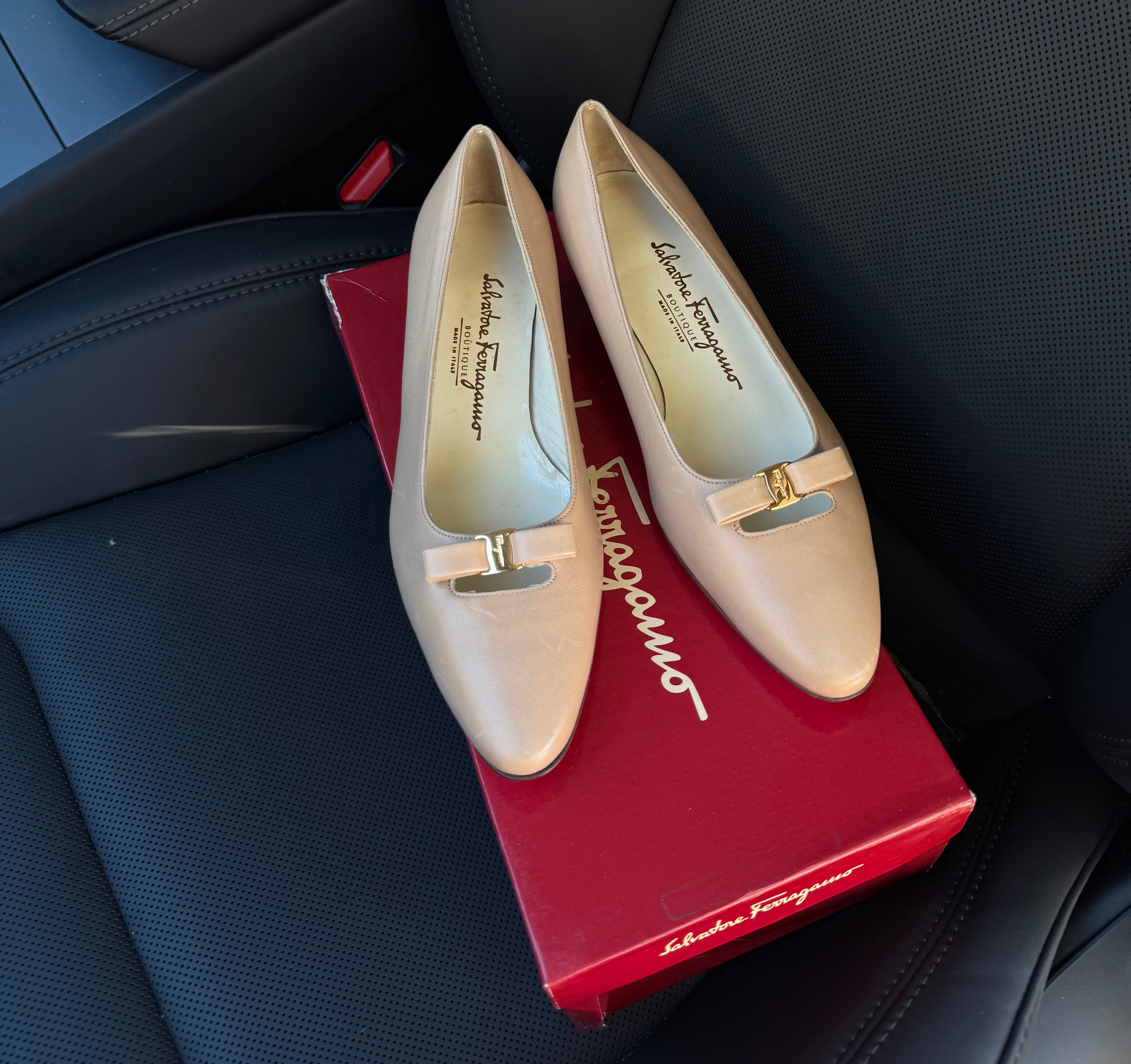 Salvatore Ferragamo Beige Leather Pumps 6cm