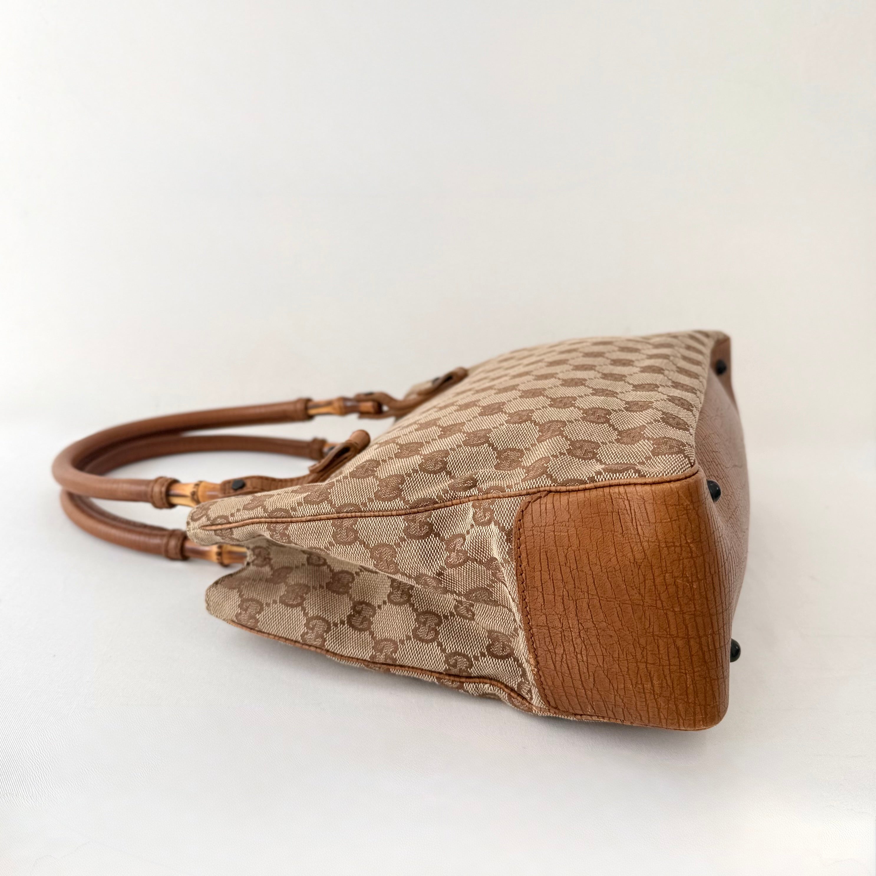 Gucci GG Supreme Tote Bag Bamboo Top Handle