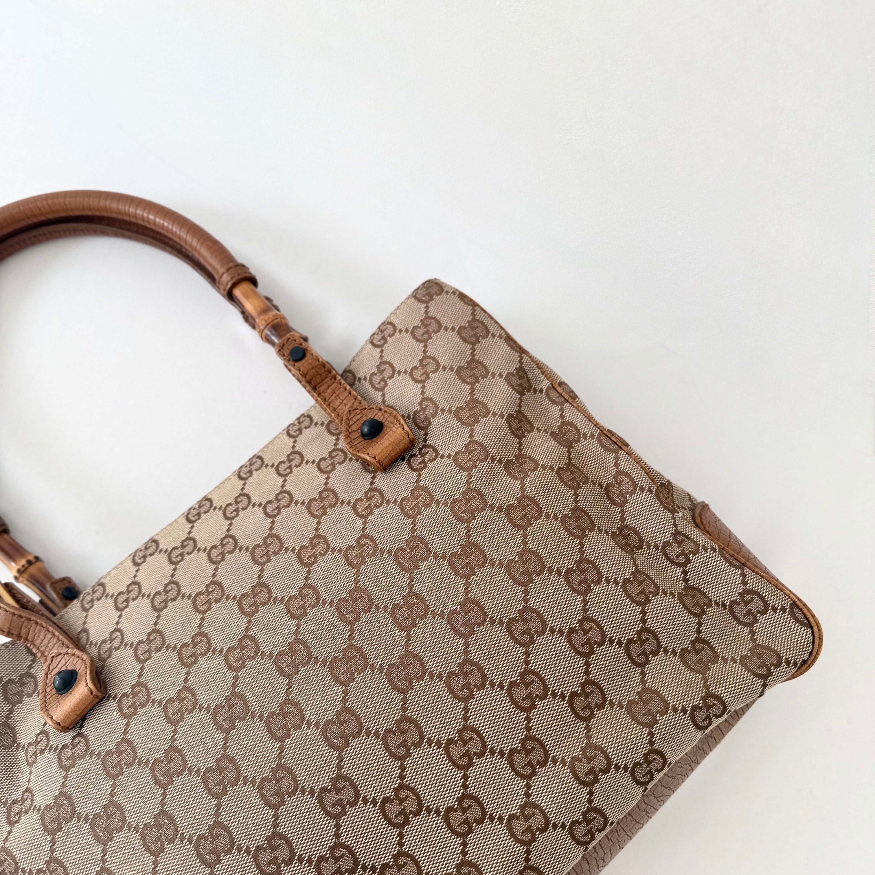 Gucci GG Supreme Tote Bag Bamboo Top Handle