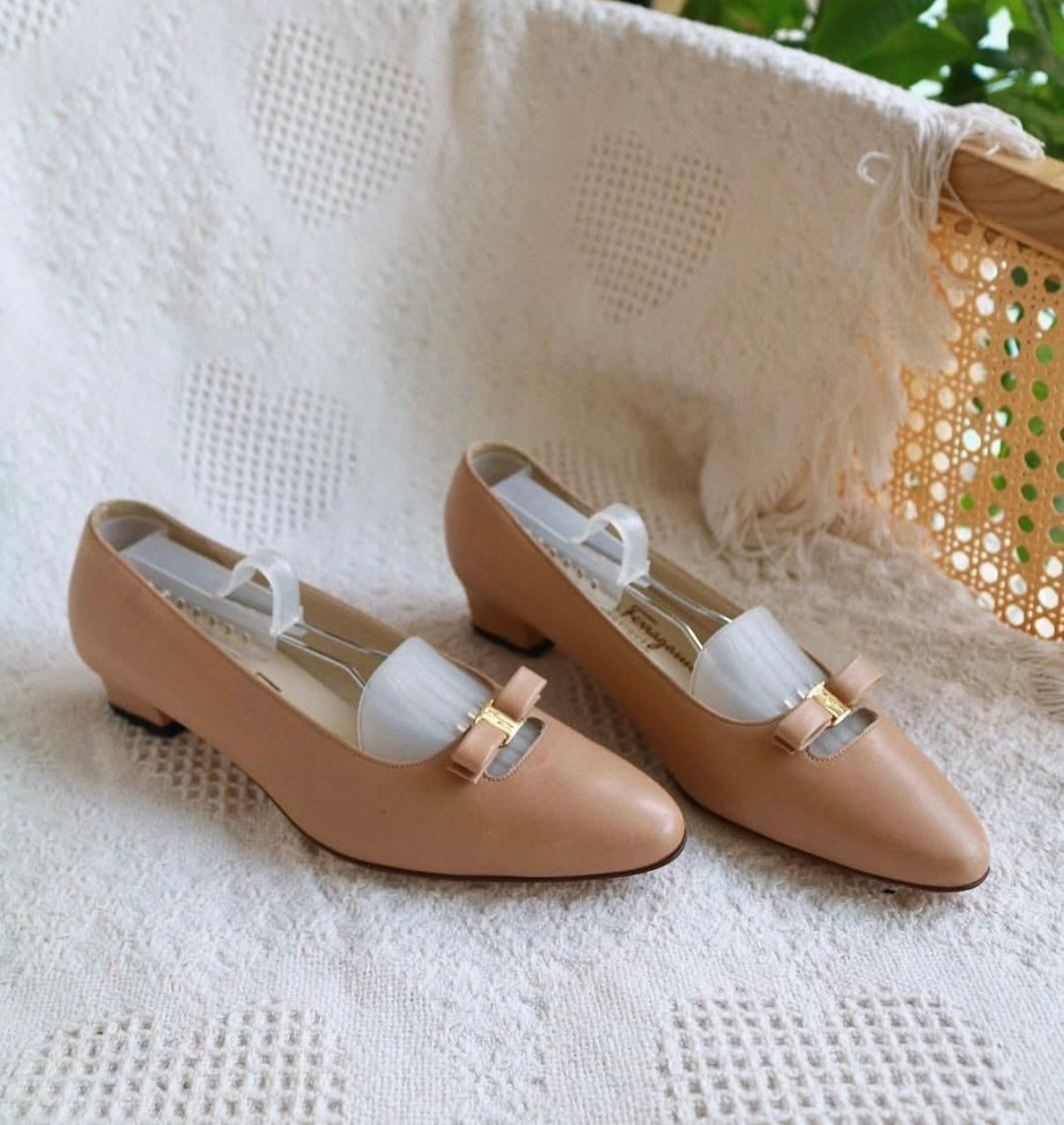 Salvatore Ferragamo Beige Leather Pumps 6cm