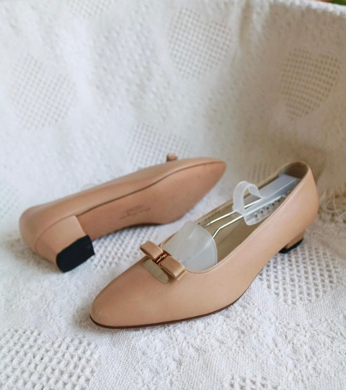 Salvatore Ferragamo Beige Leather Pumps 6cm