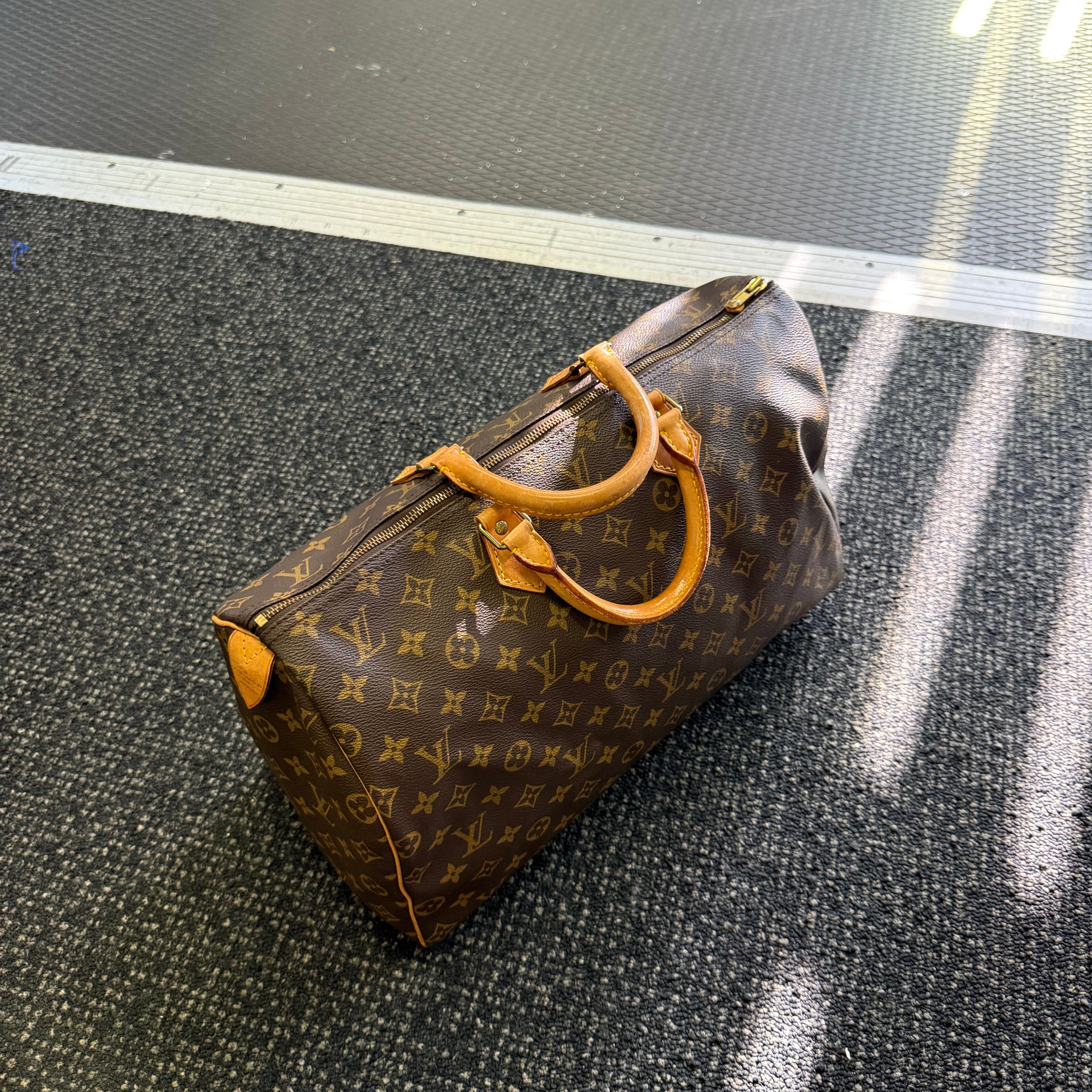 Louis Vuitton Monogram Speedy 40