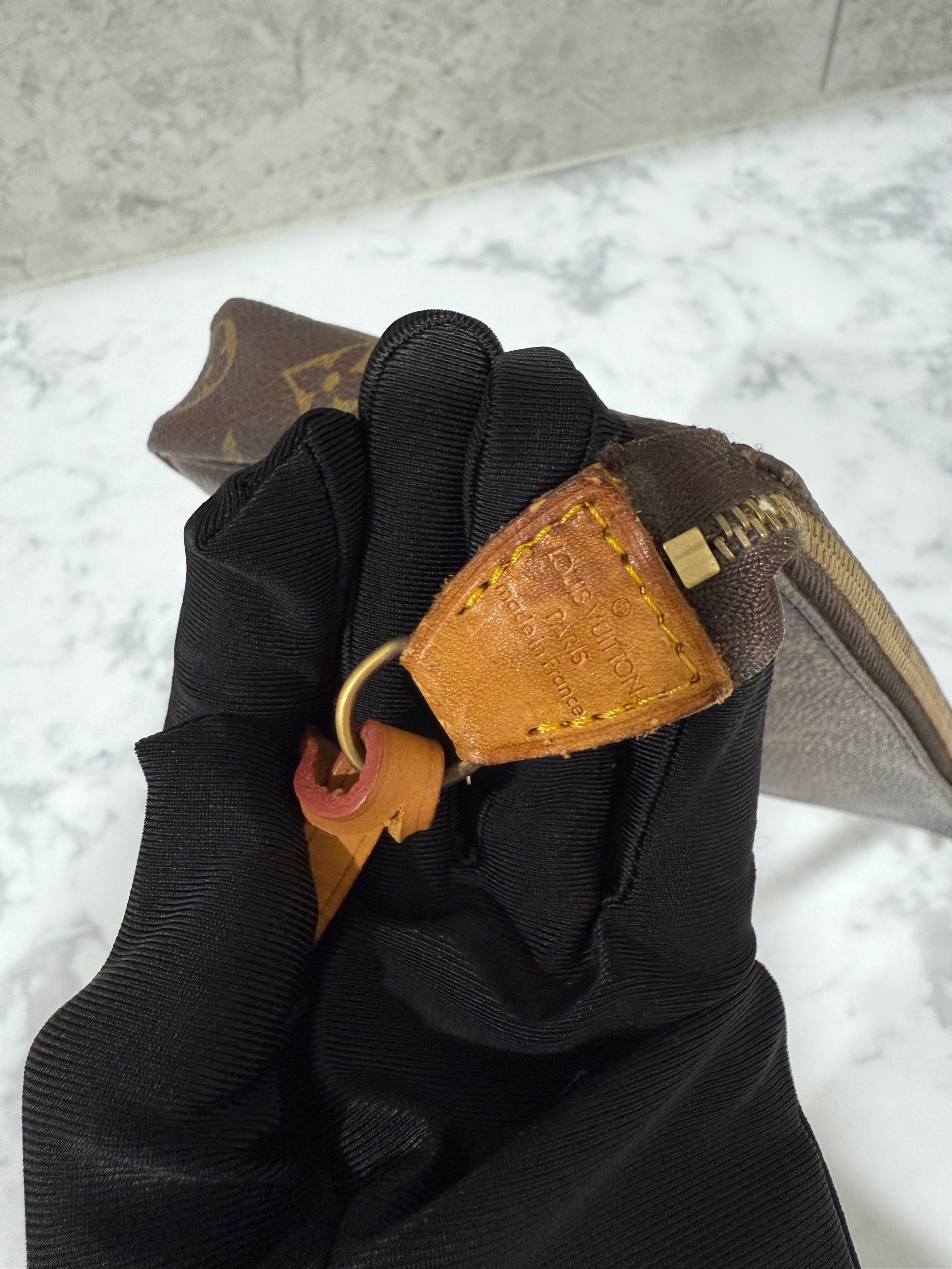 Louis Vuitton Pochette Accessories Monogram