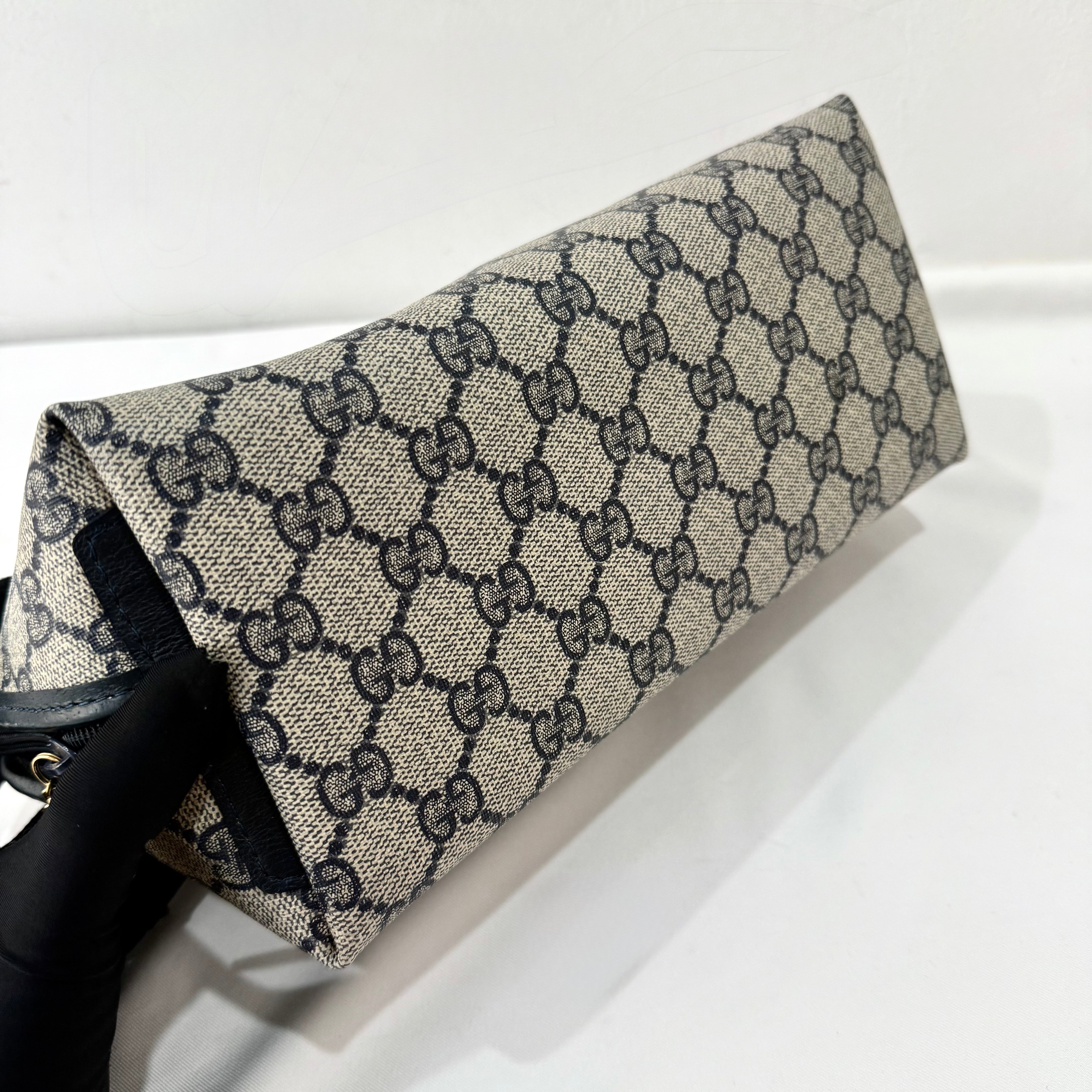Gucci GG Supreme Navy Blue Pochette