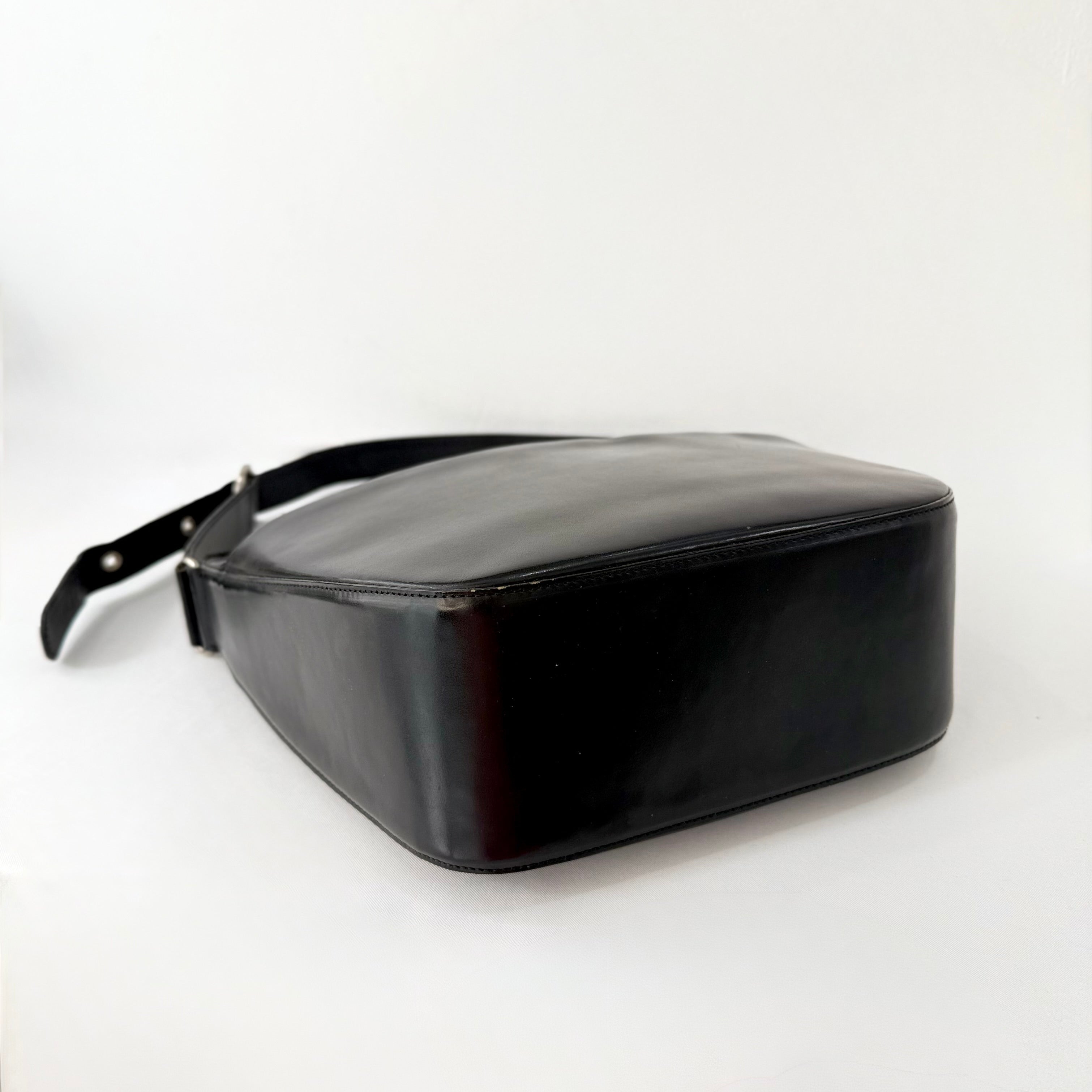 Burberry house check trimmed leather shoulder bag