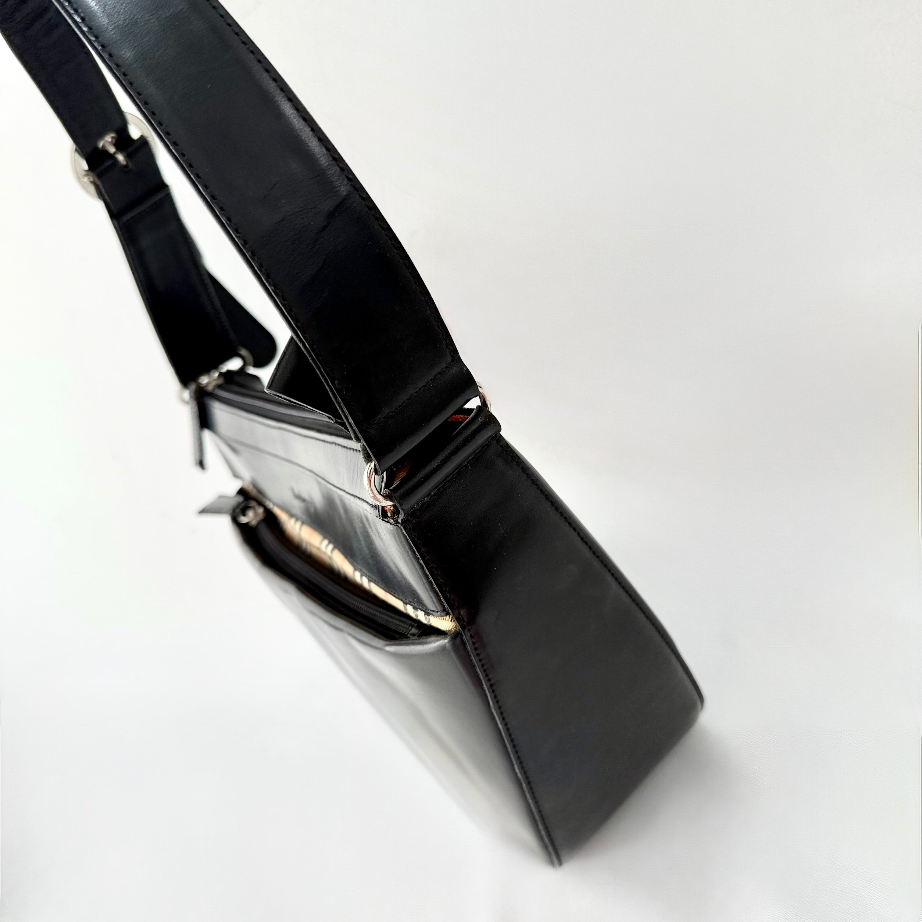 Burberry house check trimmed leather shoulder bag