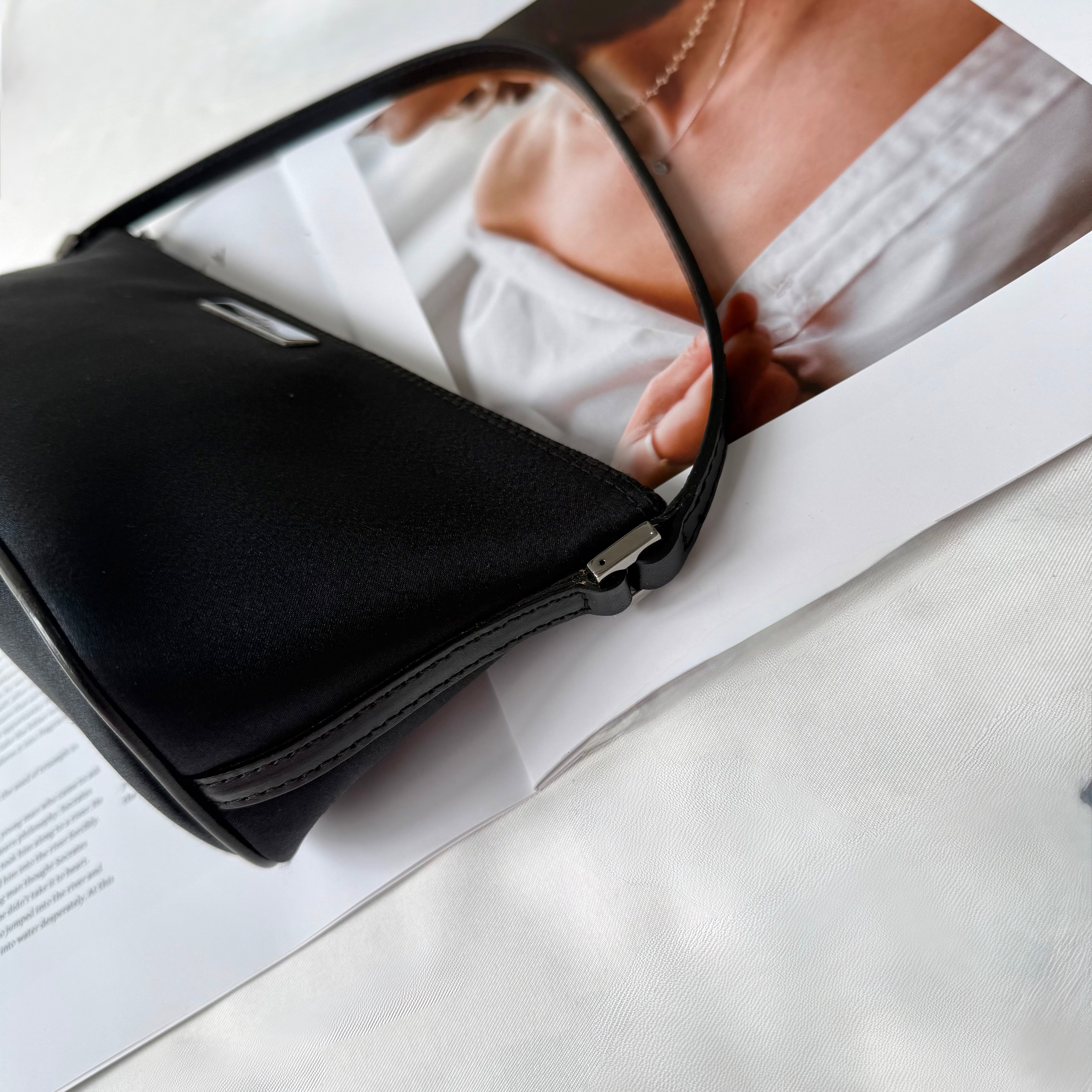 Gucci Boat Pochette in Black