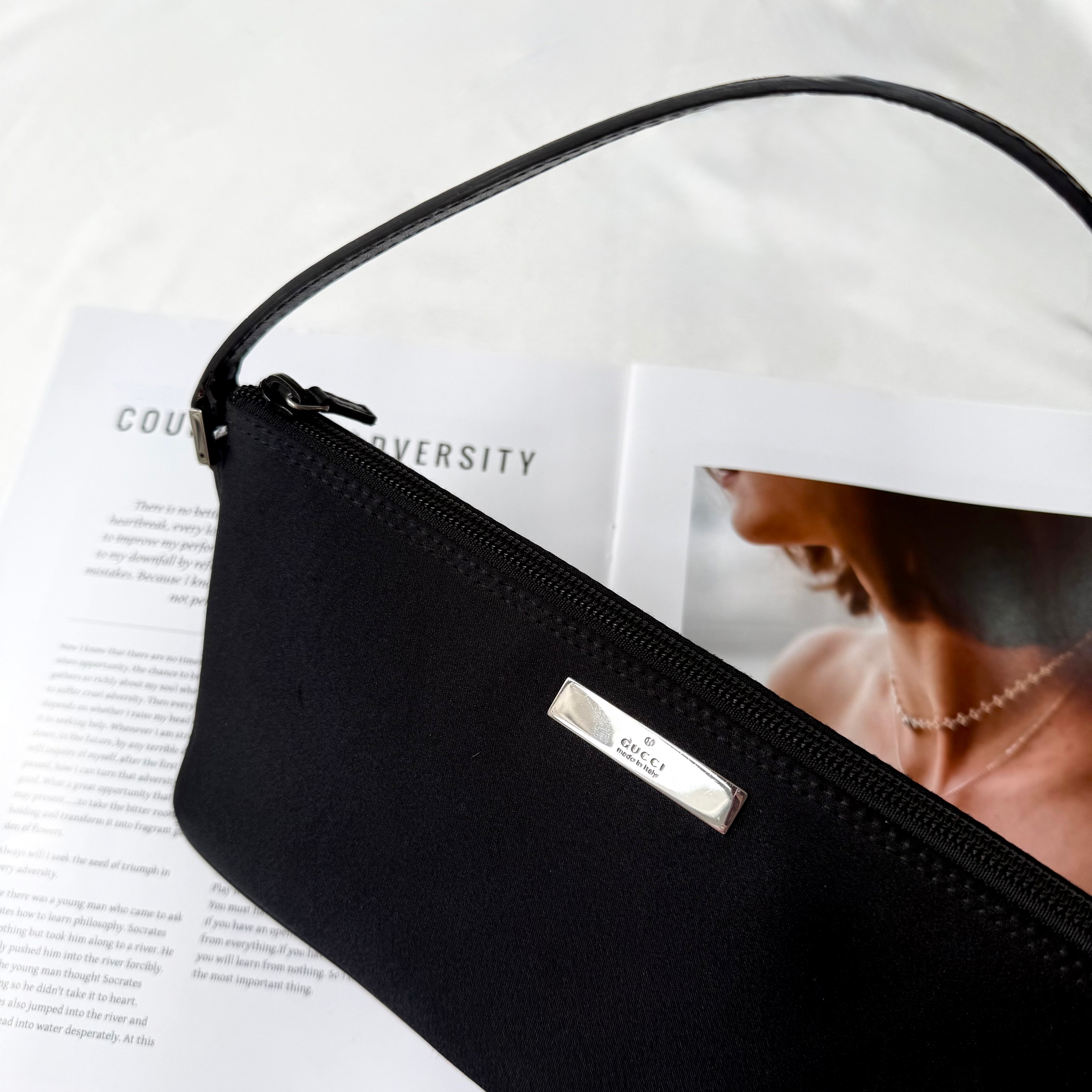 Gucci Boat Pochette in Black