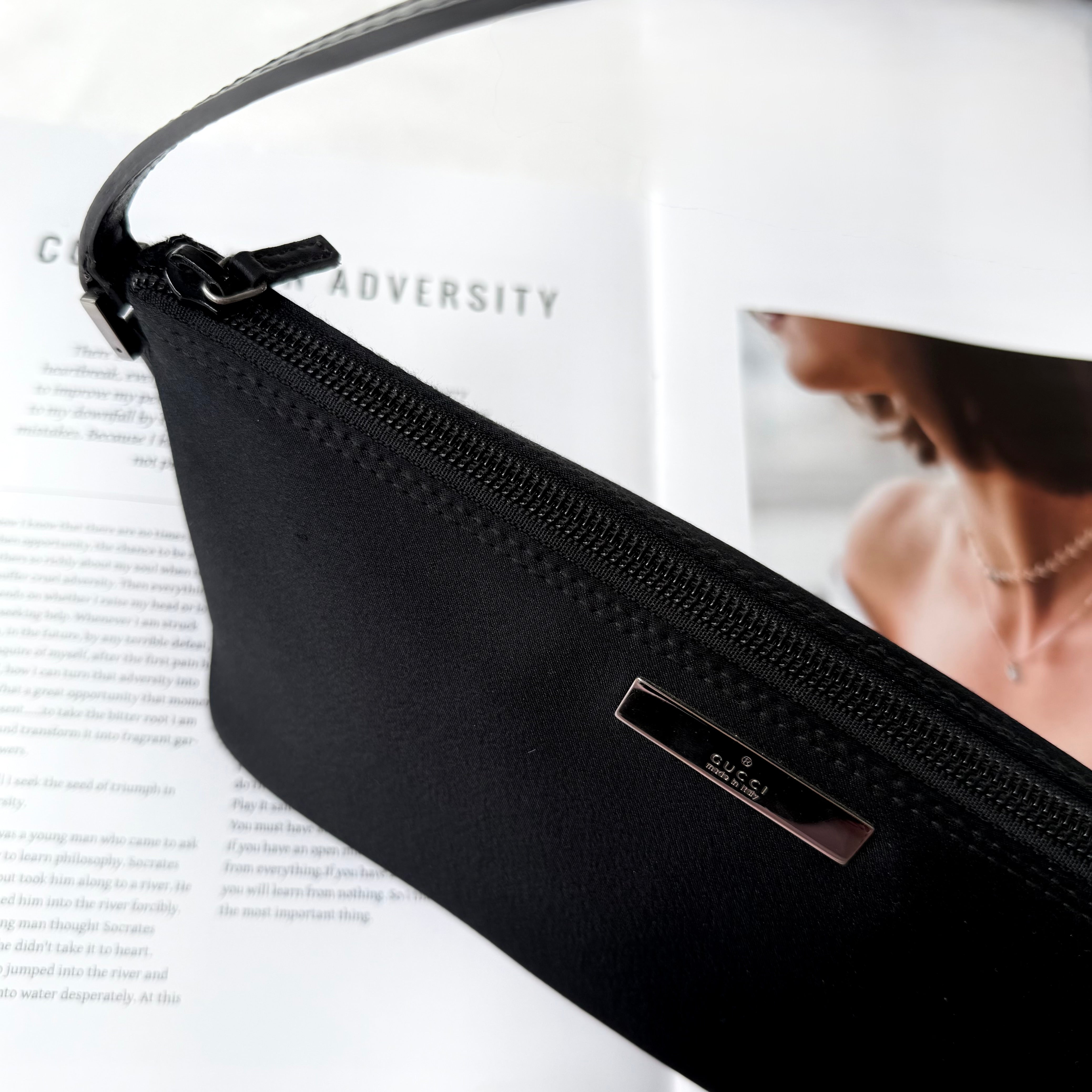 Gucci Boat Pochette in Black