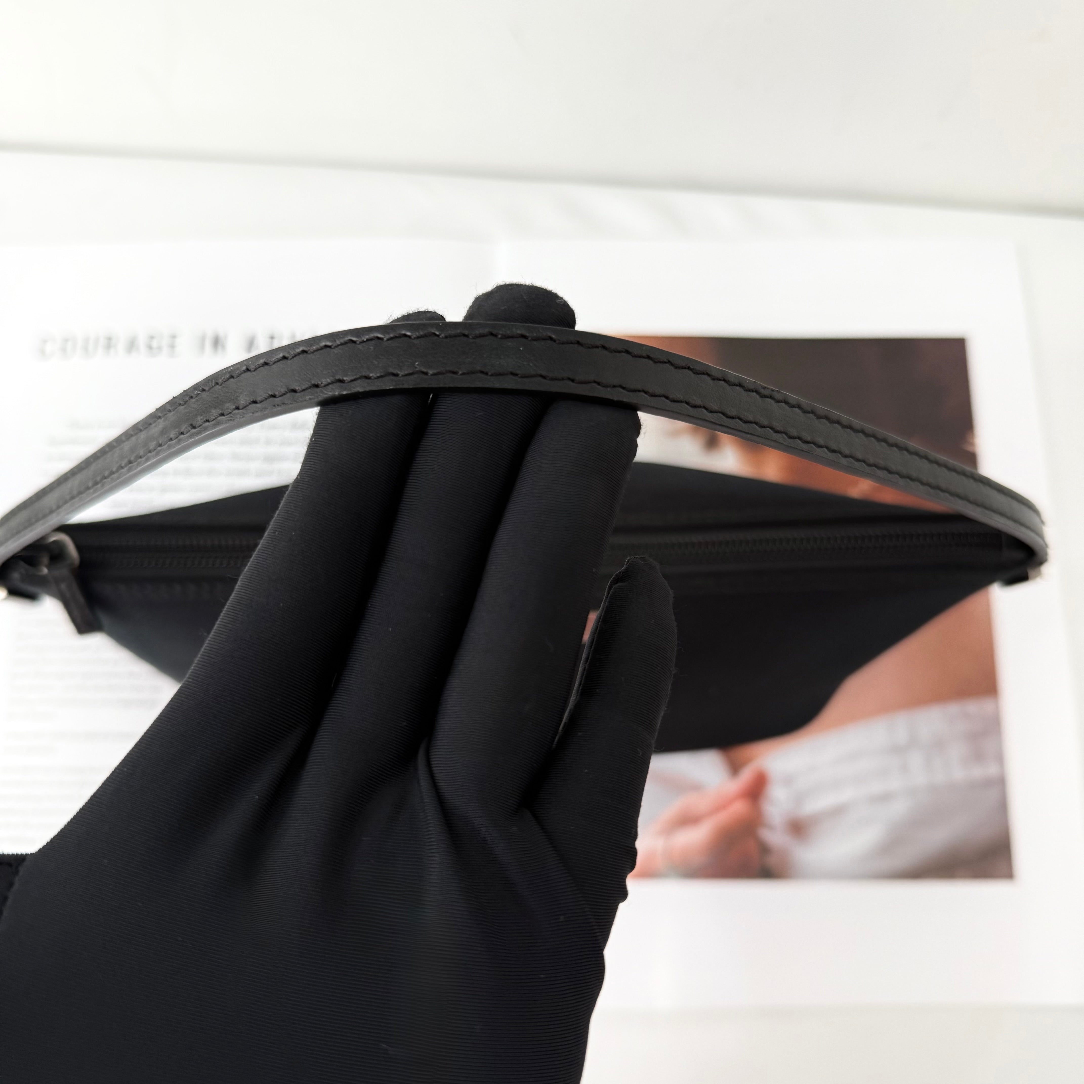 Gucci Boat Pochette in Black