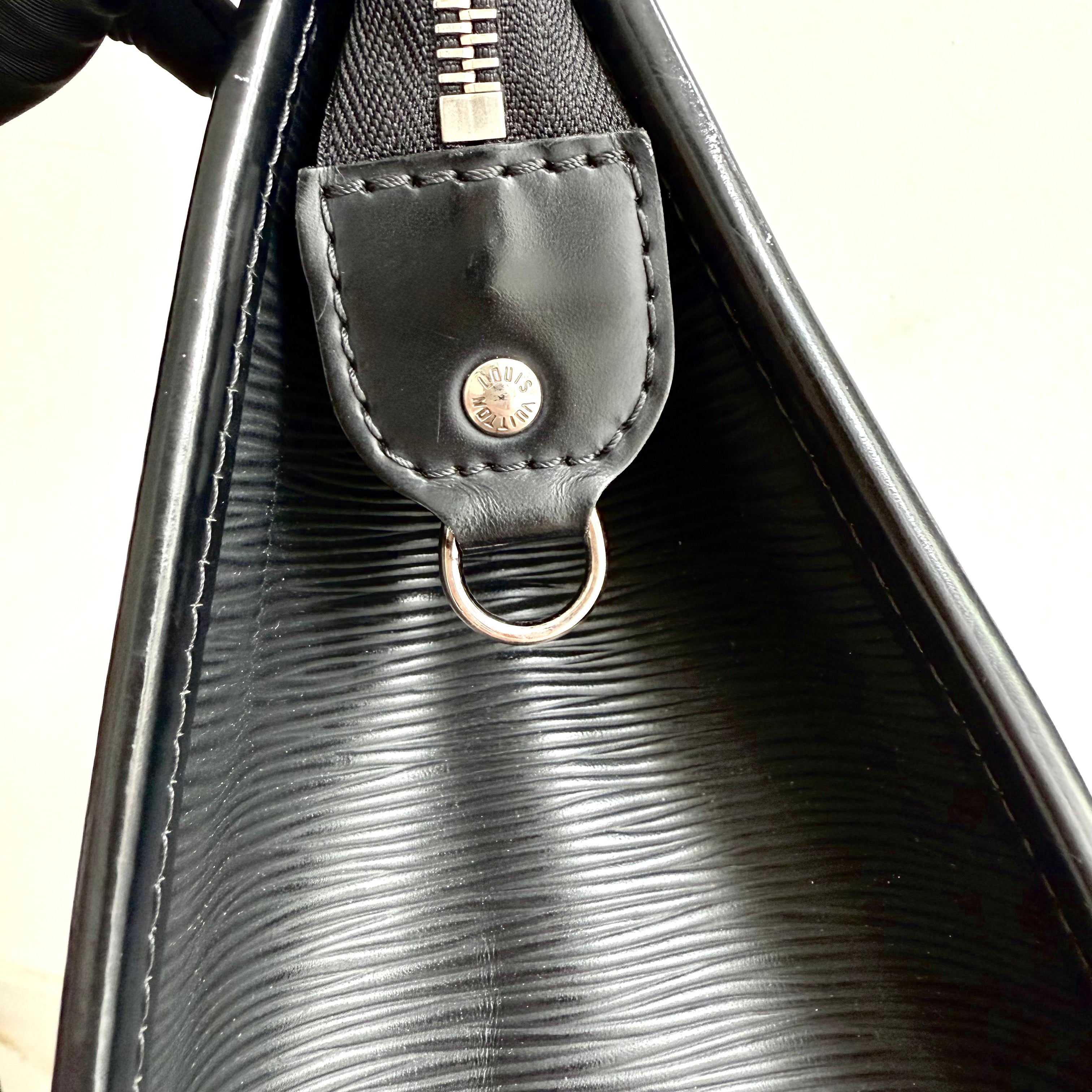 Louis Vuitton Madeleine GM Epi