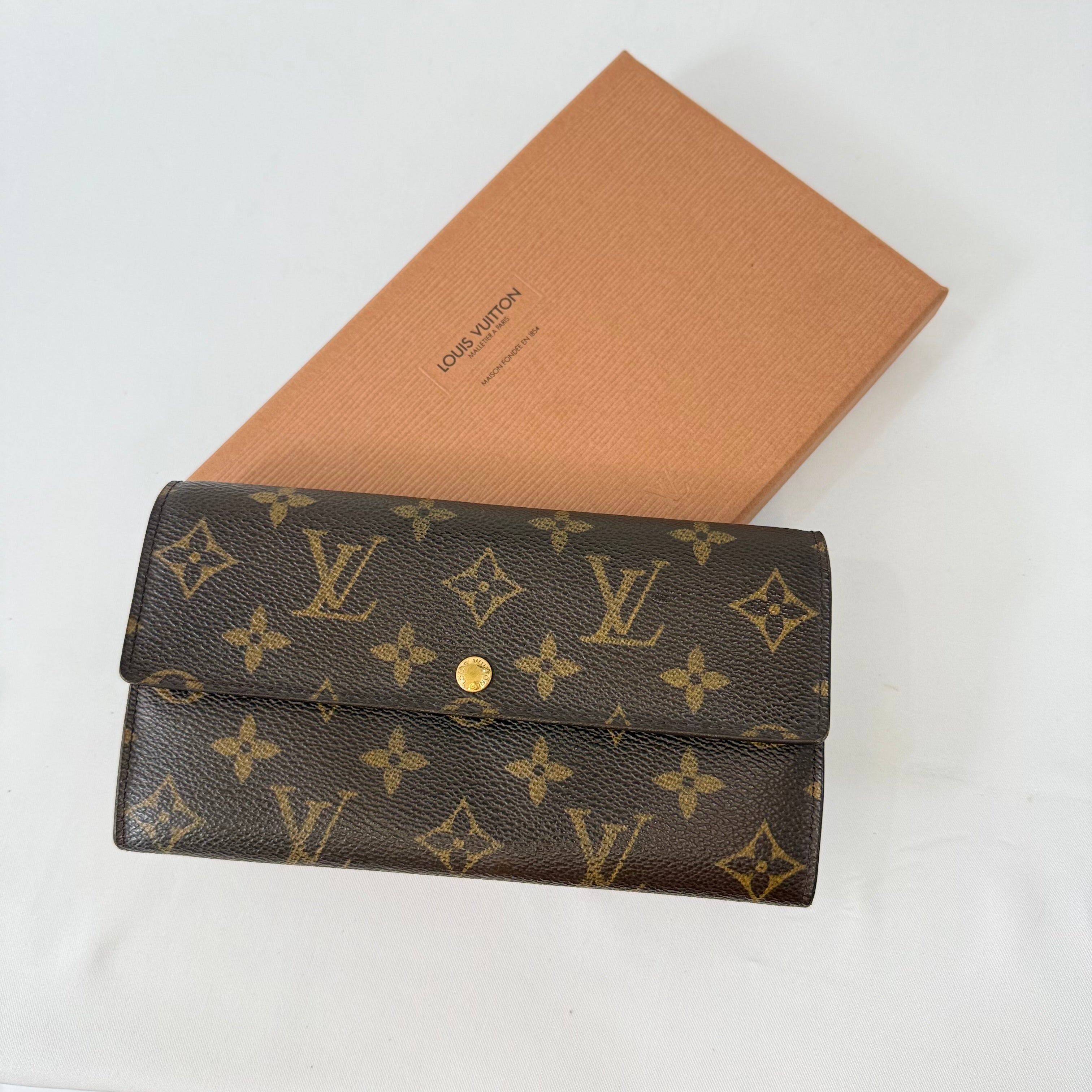 (RESEVRED) Louis Vuitton Sara Monogram Trifold Wallet