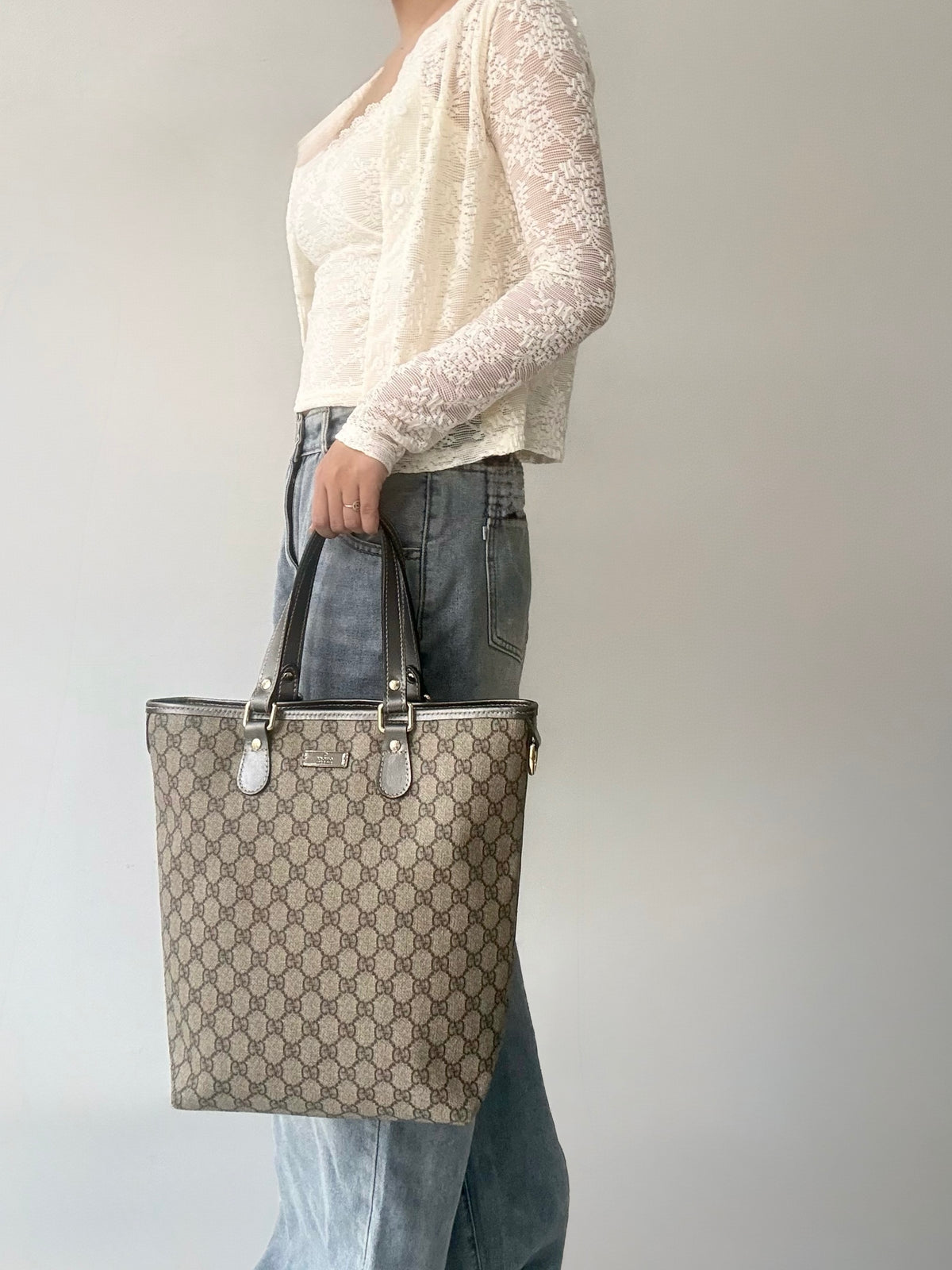 GUCCI GG Supreme Tote Bag