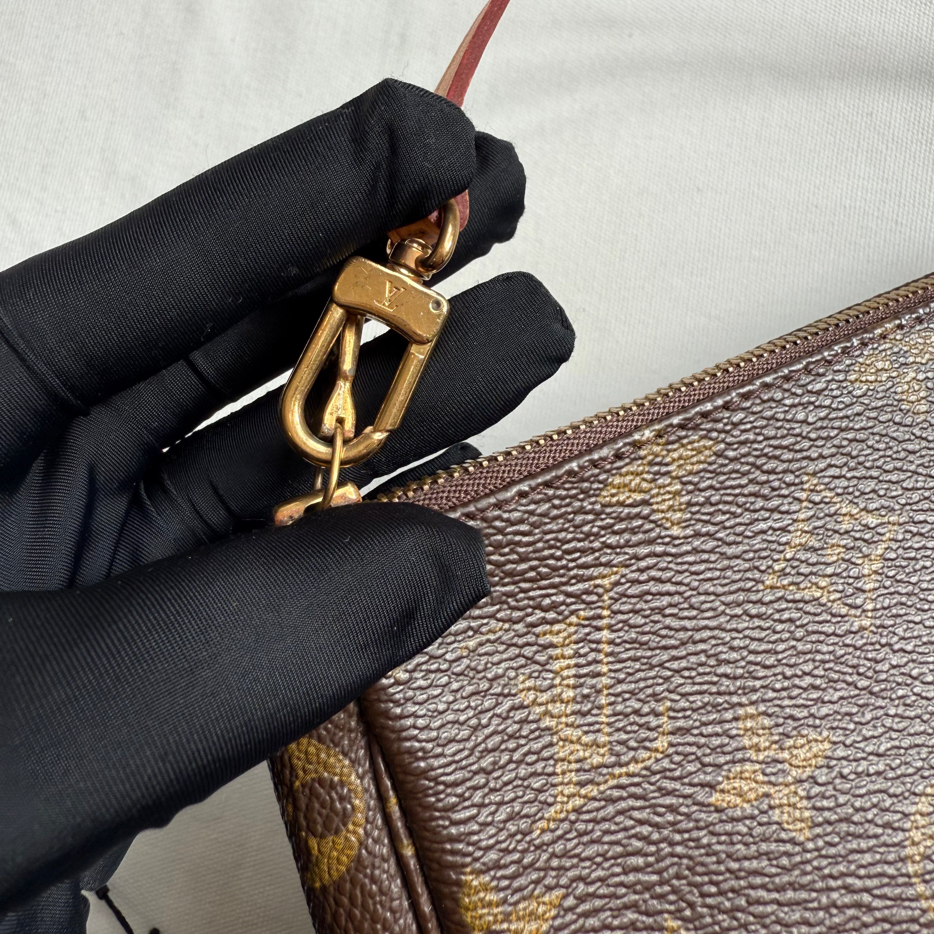 Louis Vuitton Pochette Accessoires Monogram