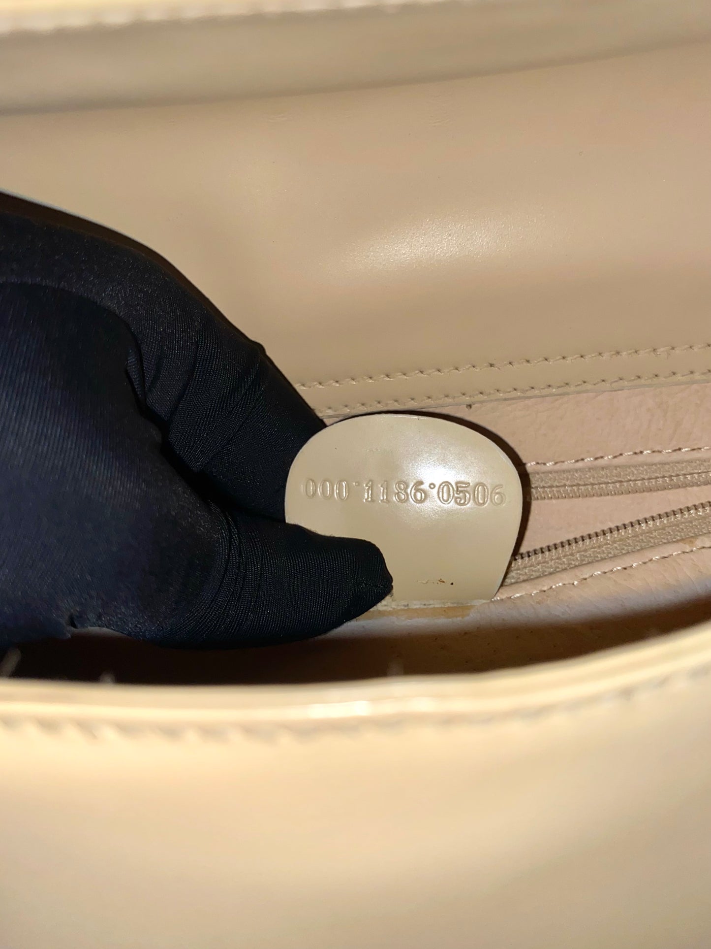 GUCCI Shoulder Bag Enamel Beige Patent Leather