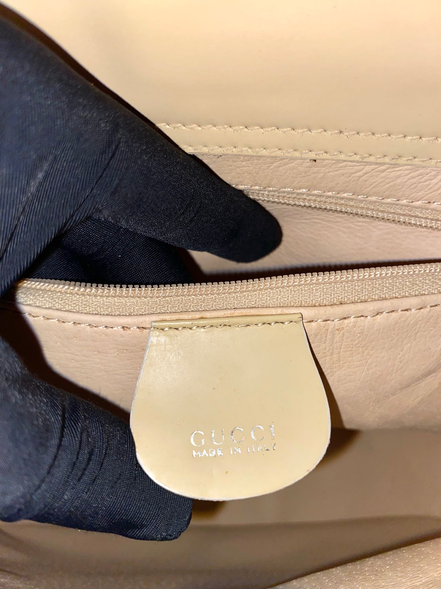 GUCCI Shoulder Bag Enamel Beige Patent Leather