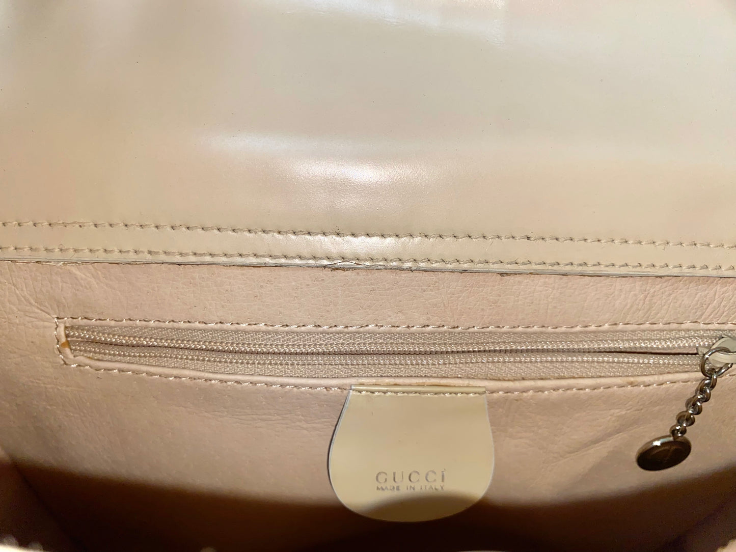 GUCCI Shoulder Bag Enamel Beige Patent Leather