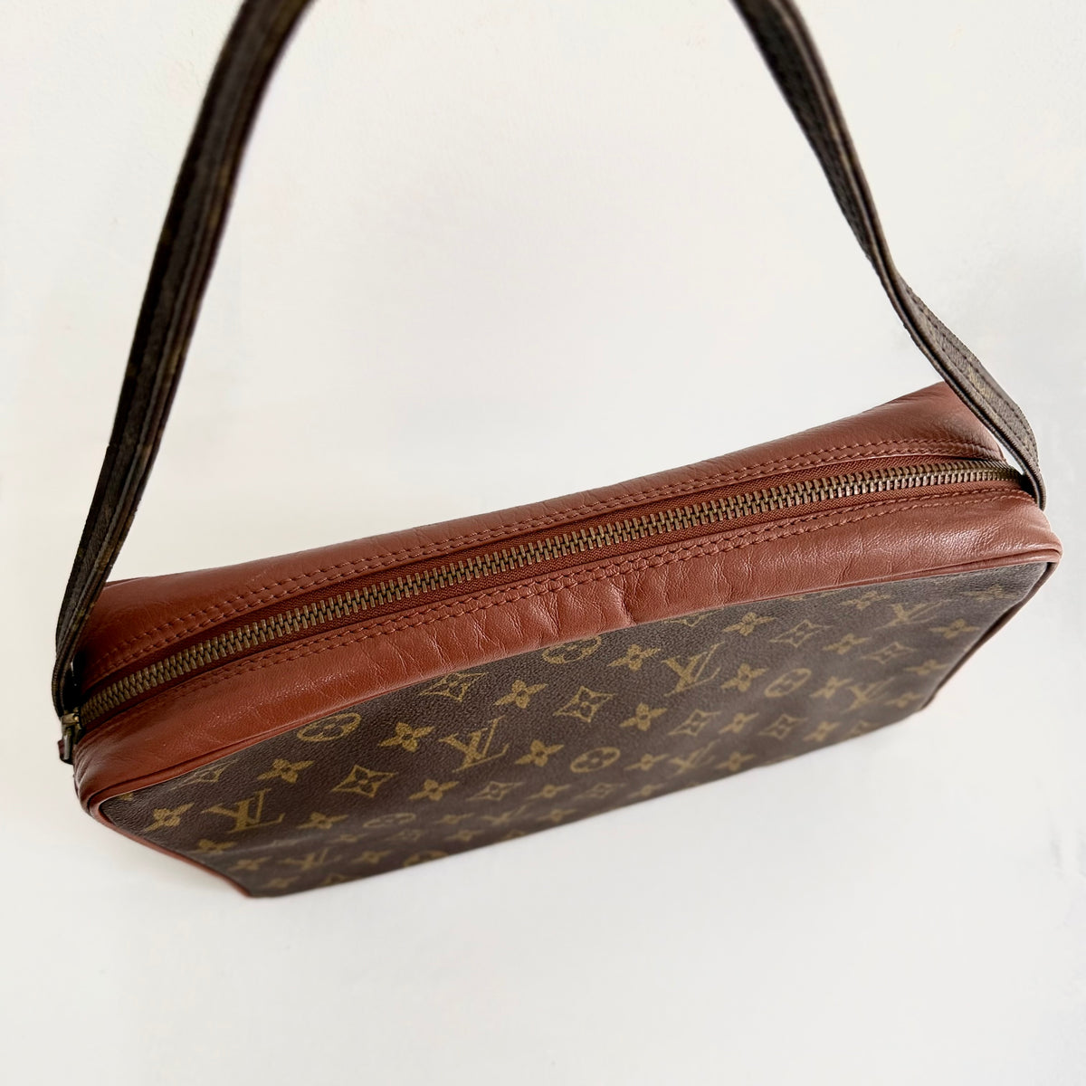 Louis Vuitton Monogram Sac Bandoulière 30