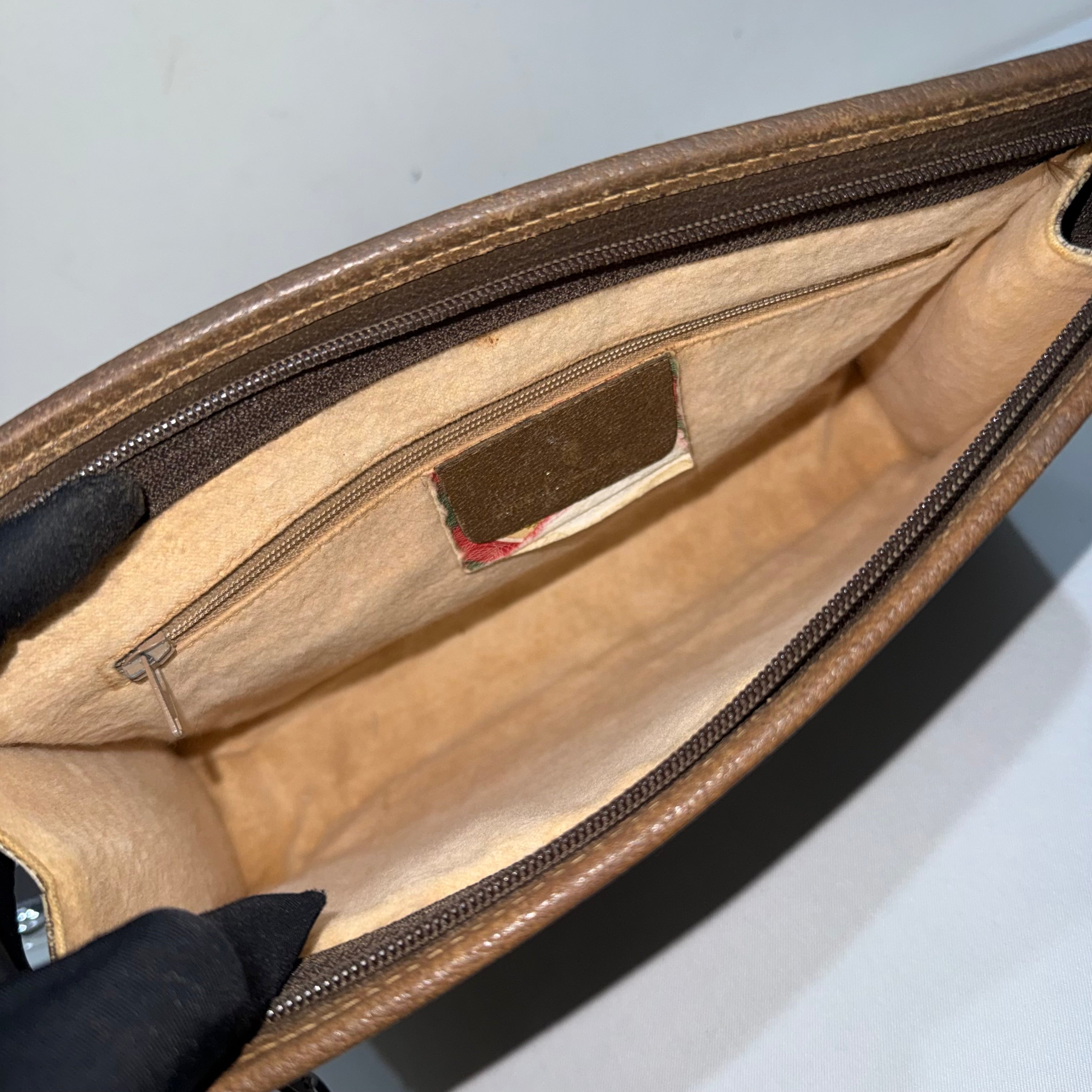 GUCCI GG Supreme Pochette Bag