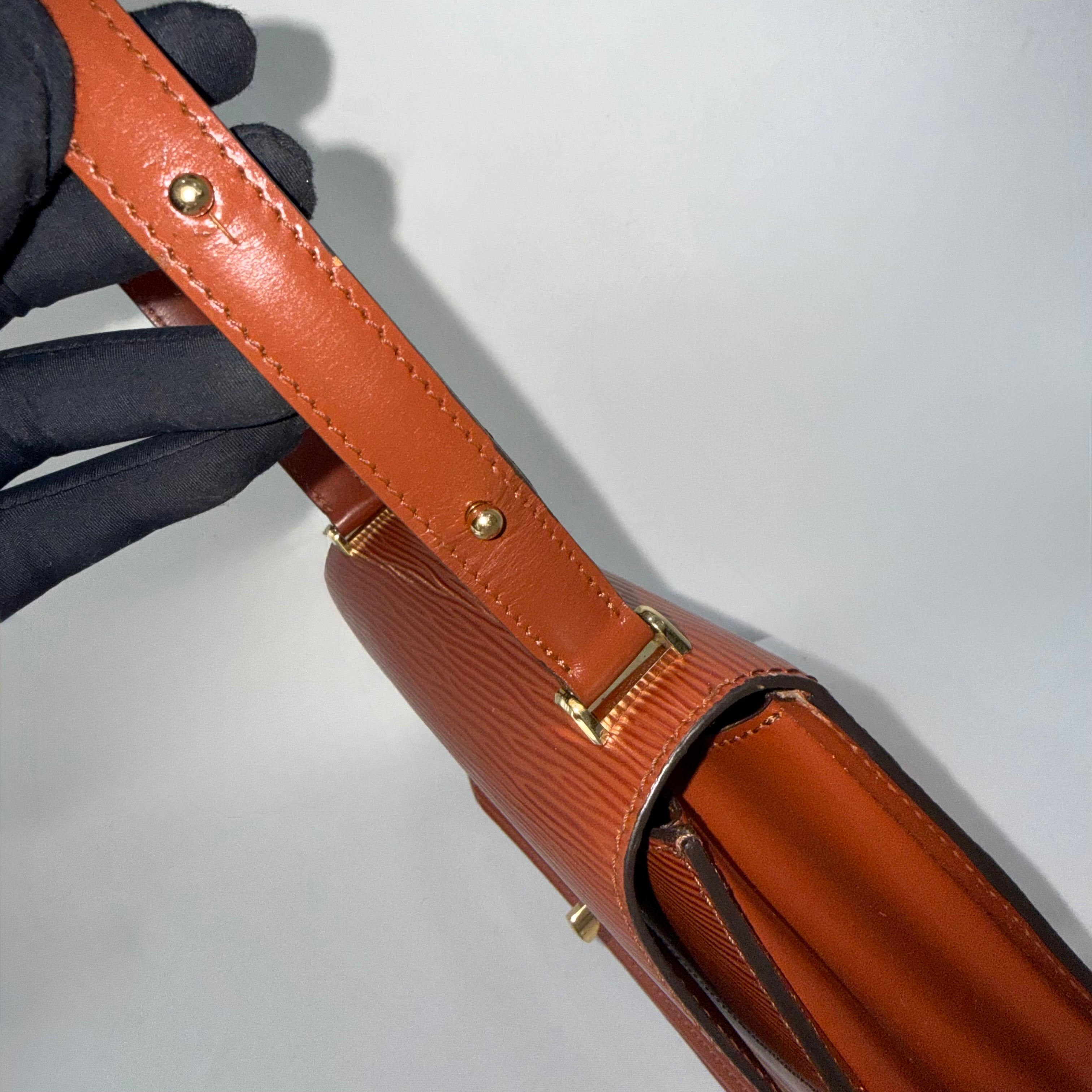 Louis Vuitton Tilsitt Epi