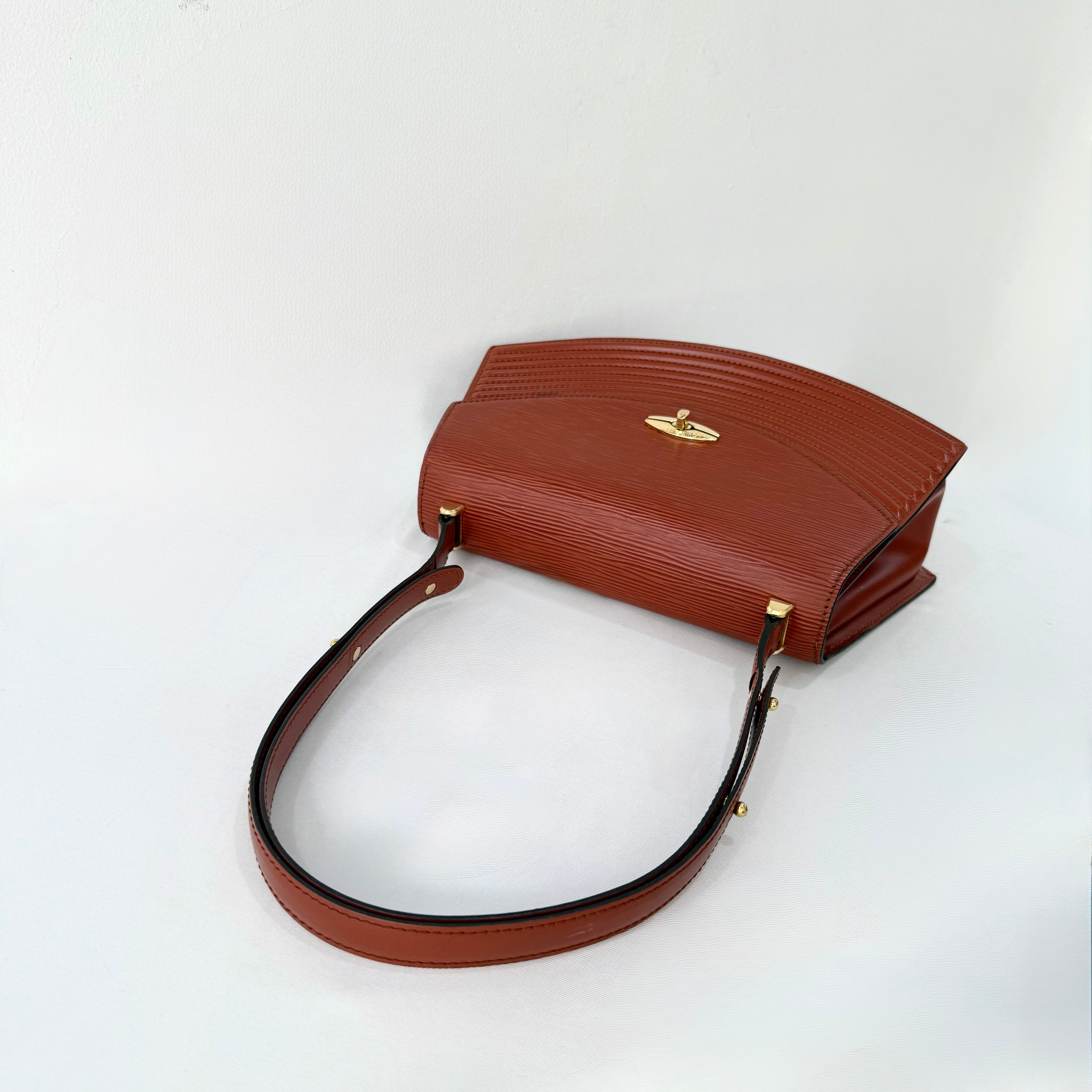 Louis Vuitton Tilsitt Epi