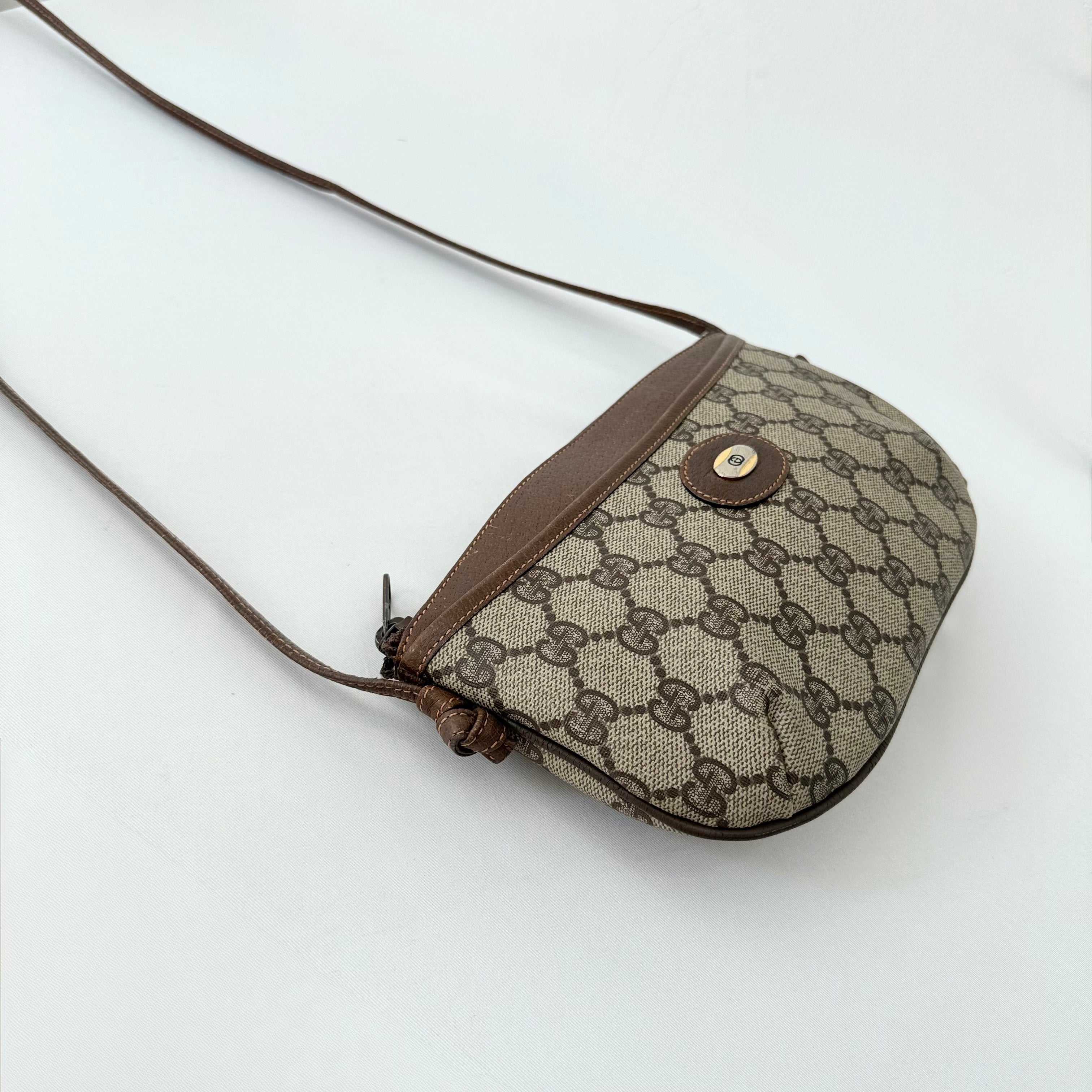 GUCCI GG Supreme Crossbody