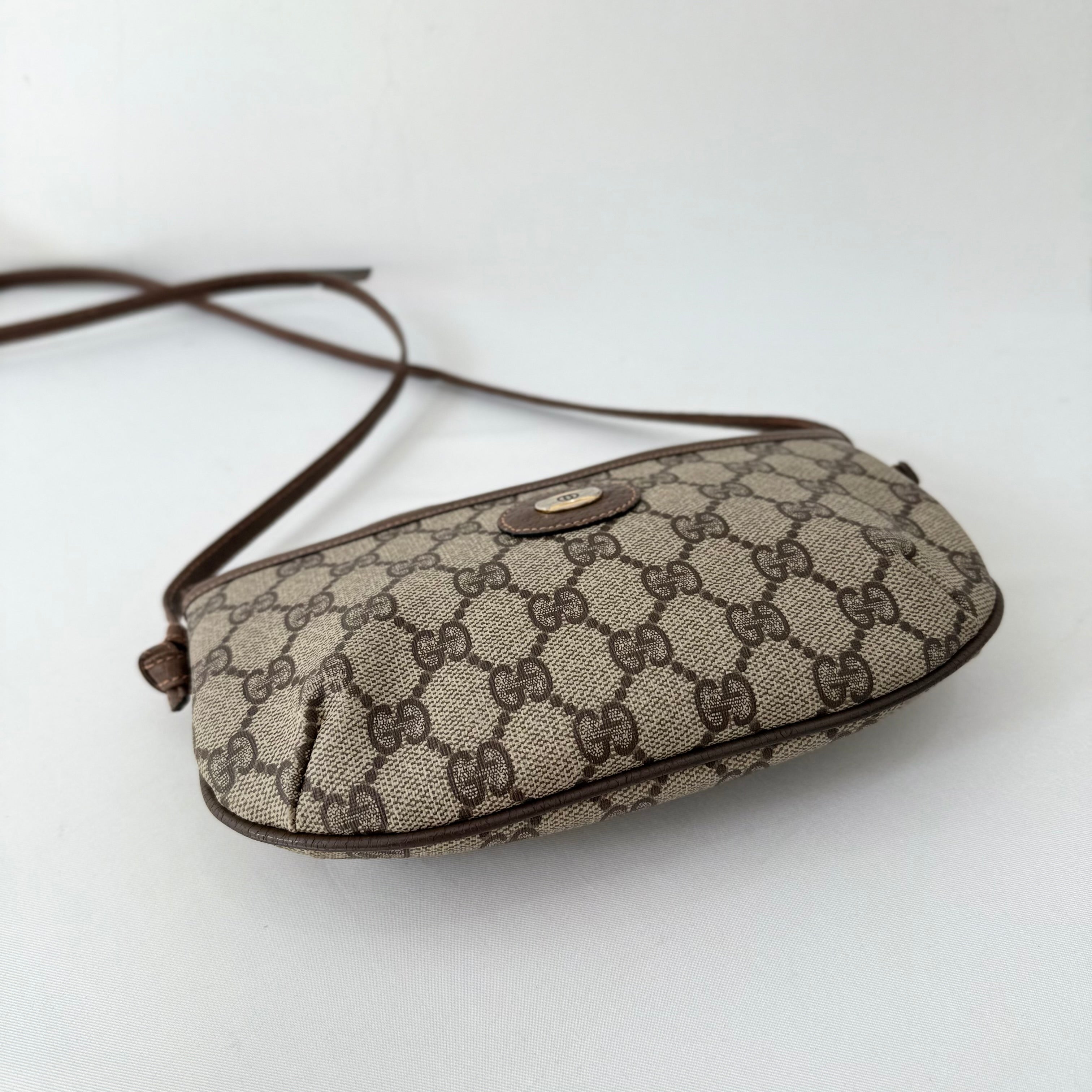 GUCCI GG Supreme Crossbody