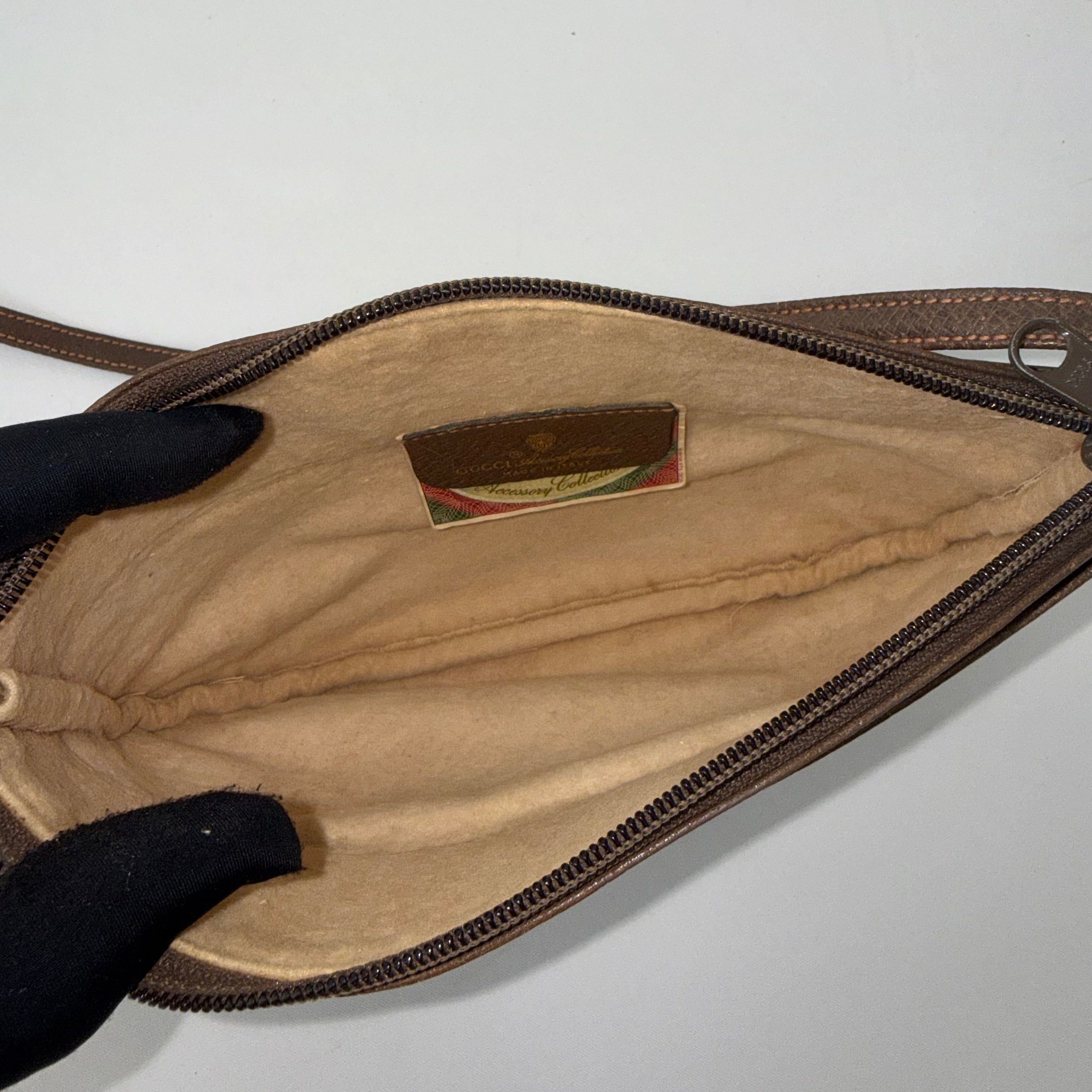 GUCCI GG Supreme Crossbody