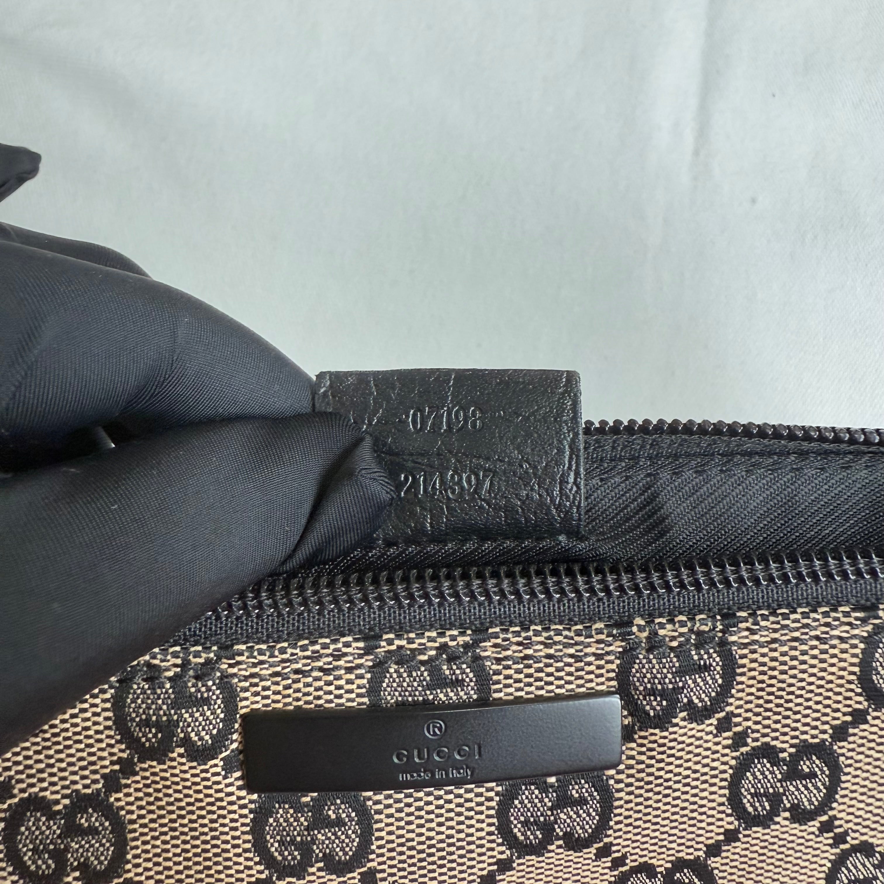(Reserved) Gucci Vintage GG Canvas Boat Baguette Bag Black